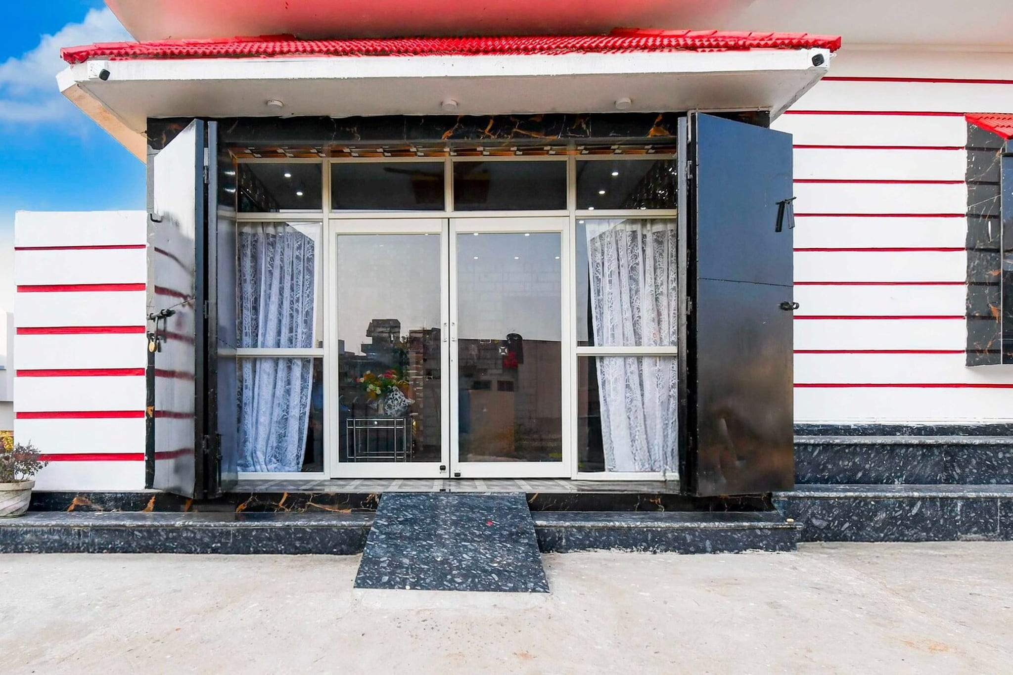 Set within less than 1 km of Puri Beach and 3 km of Jagannath Temple, Collection O Puri Sea Beach Shri Jagannath Homestay offers rooms with air conditioning and a private bathroom in Puri. This 3-star hotel offers room service, a 24-hour front desk and free WiFi. The hotel has family rooms.

All guest rooms at the hotel come with a seating area, a flat-screen TV with satellite channels and a private bathroom with free toiletries and a bath or shower. The units feature a desk.

Konark Sun Temple is 39 km from Collection O Puri Sea Beach Shri Jagannath Homestay. Biju Patnaik International Airport is 60 km from the property. 

1. Unmarried couples are warmly welcome at this property.
2. Guests with local ID proof are warmly welcome.
3.Early Check-In Policy: A full dayâ€™s room rate will be charged for check-ins before 6:00 AM. Complimentary early check-in is available between 6:00 AM and 10:00 AM, subject to room availability.
4.Foreign guests are welcome and allowed to stay at this property without any restrictions
Check-in is only available to guests aged 18 and above. Please provide a government-issued ID to confirmÂ yourÂ age.
