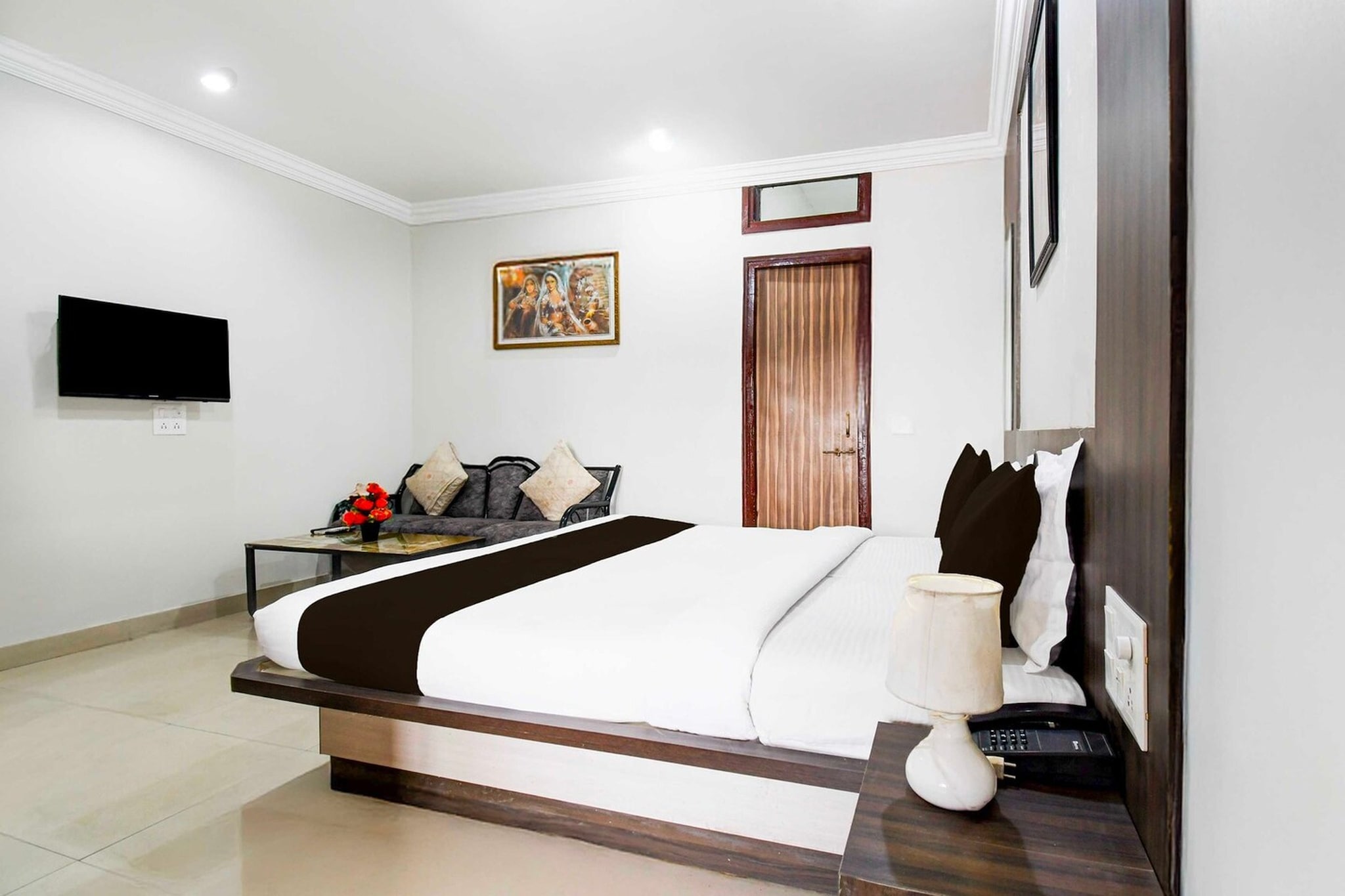 Collection O Railway StationÂ HotelÂ Okasu