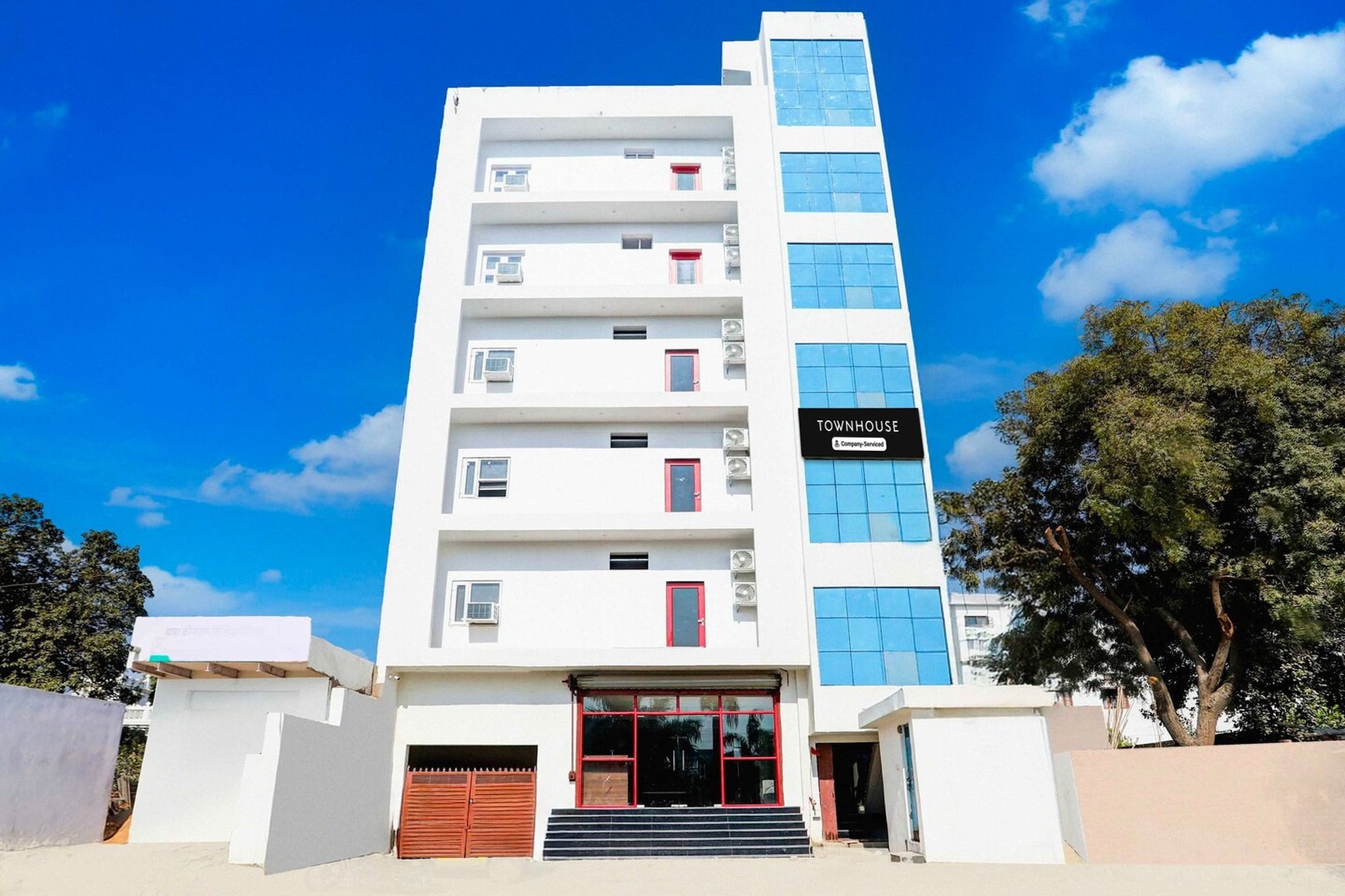 Super Townhouse Pahadiya