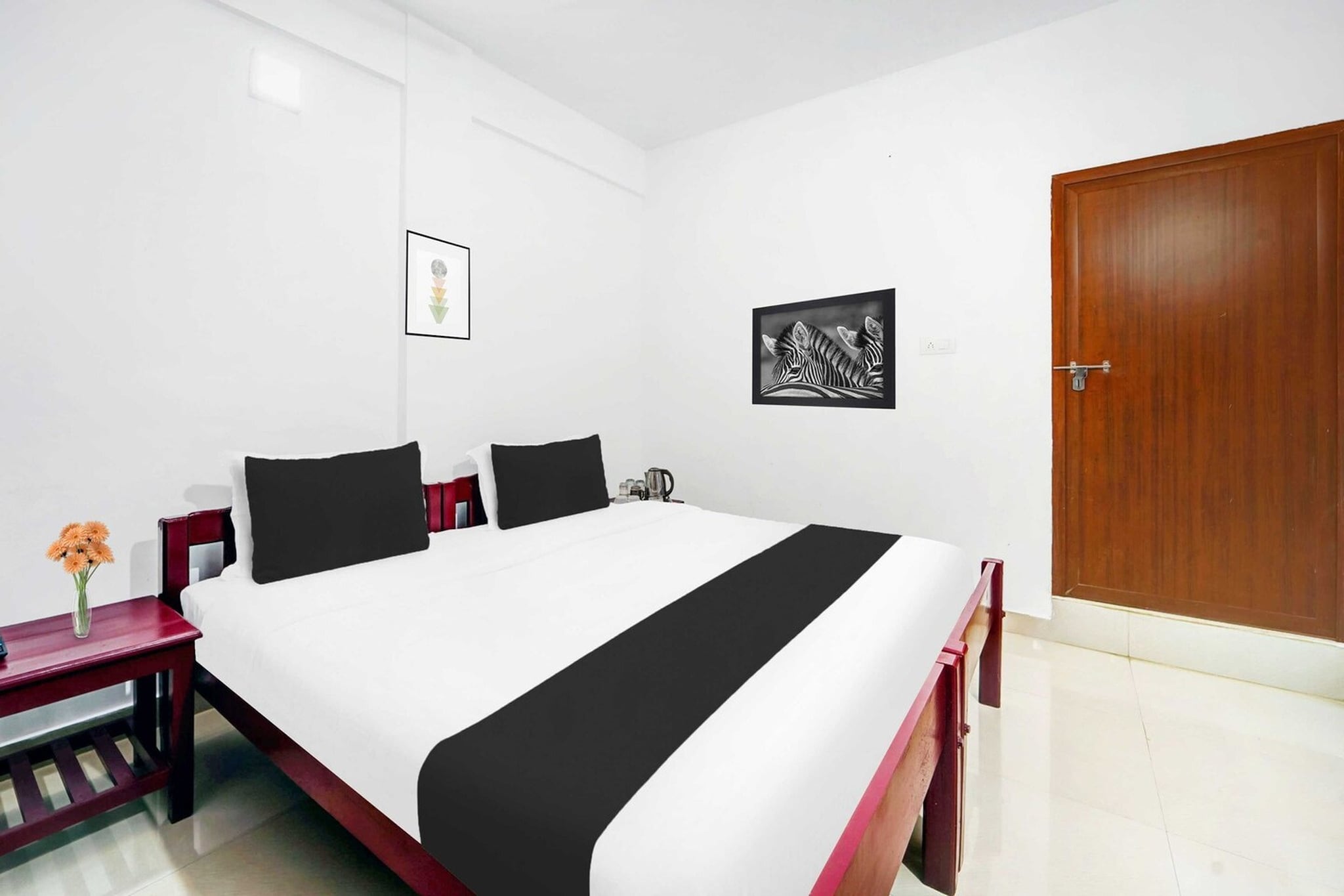 Located within 2.1 km of Ancient Jain Temple and 9.2 km of Edakkal Caves, Collection O Sultan Bathery provides rooms with air conditioning and a private bathroom in Wayanad. This 3-star hotel offers room service, a 24-hour front desk and free WiFi. The hotel features family rooms.

Guest rooms at the hotel are equipped with a seating area, a flat-screen TV with satellite channels and a private bathroom with free toiletries and a bath or shower. All rooms include a desk.

Heritage Museum is 12 km from Collection O Sultan Bathery, while Neelimala Viewpoint is 18 km away. Kannur International Airport is 100 km from the property. 

1. Unmarried couples are warmly welcome at this property.
2. Guests with local ID proof are warmly welcome.
3.Early Check-In Policy: A full dayâ€™s room rate will be charged for check-ins before 6:00 AM. Complimentary early check-in is available between 6:00 AM and 10:00 AM, subject to room availability.
4.Foreign guests are welcome and allowed to stay at this property without any restrictions
Check-in is only available to guests aged 18 and above. Please provide a government-issued ID to confirmÂ yourÂ age.

