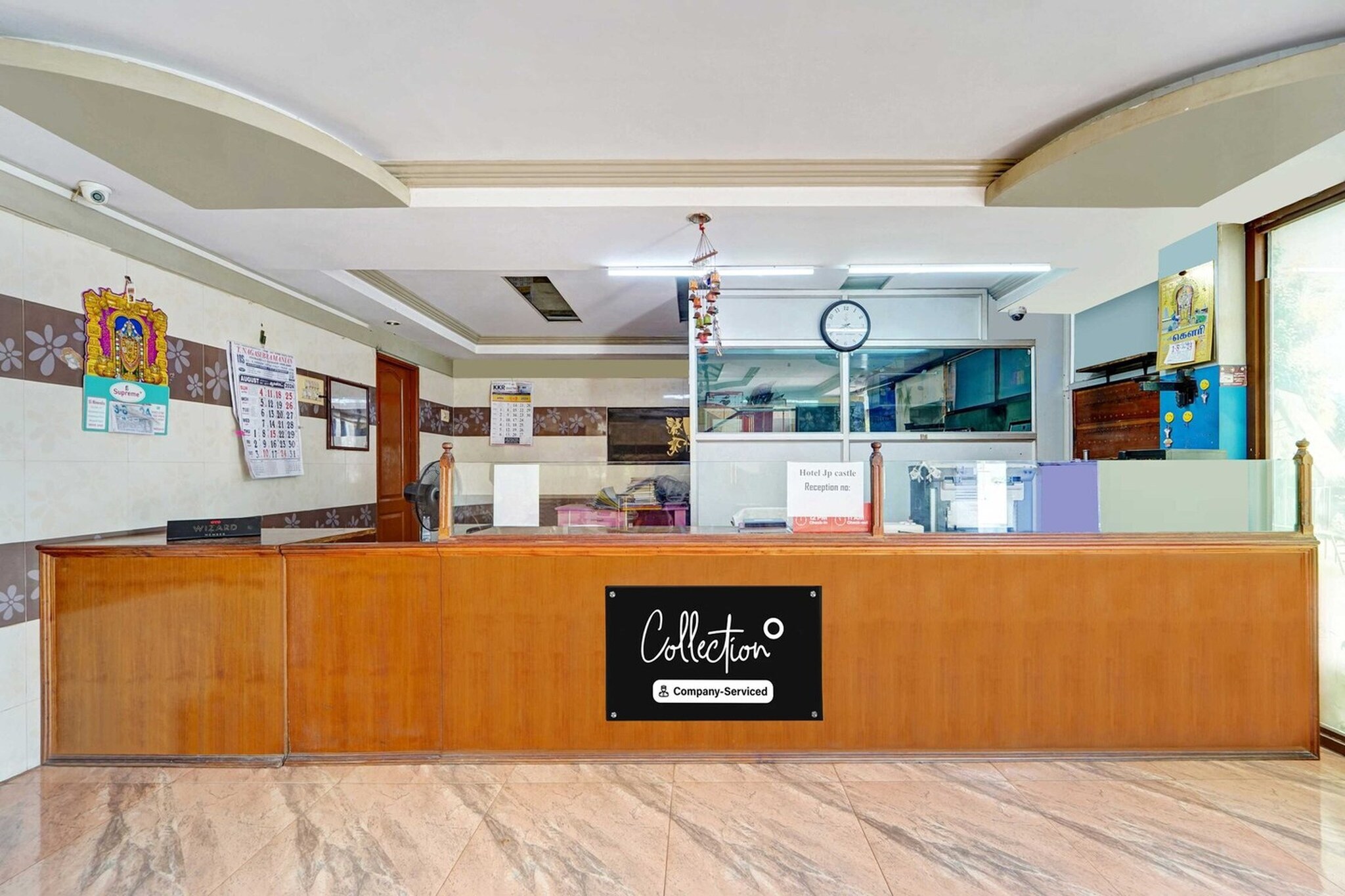 Ground floor: (bedroom(double bed, TV, seating area, air conditioning, telephone), bathroom(bathtub or shower, shower, washbasin, toilet, Towels incl., shampoo, body soap, hot water))