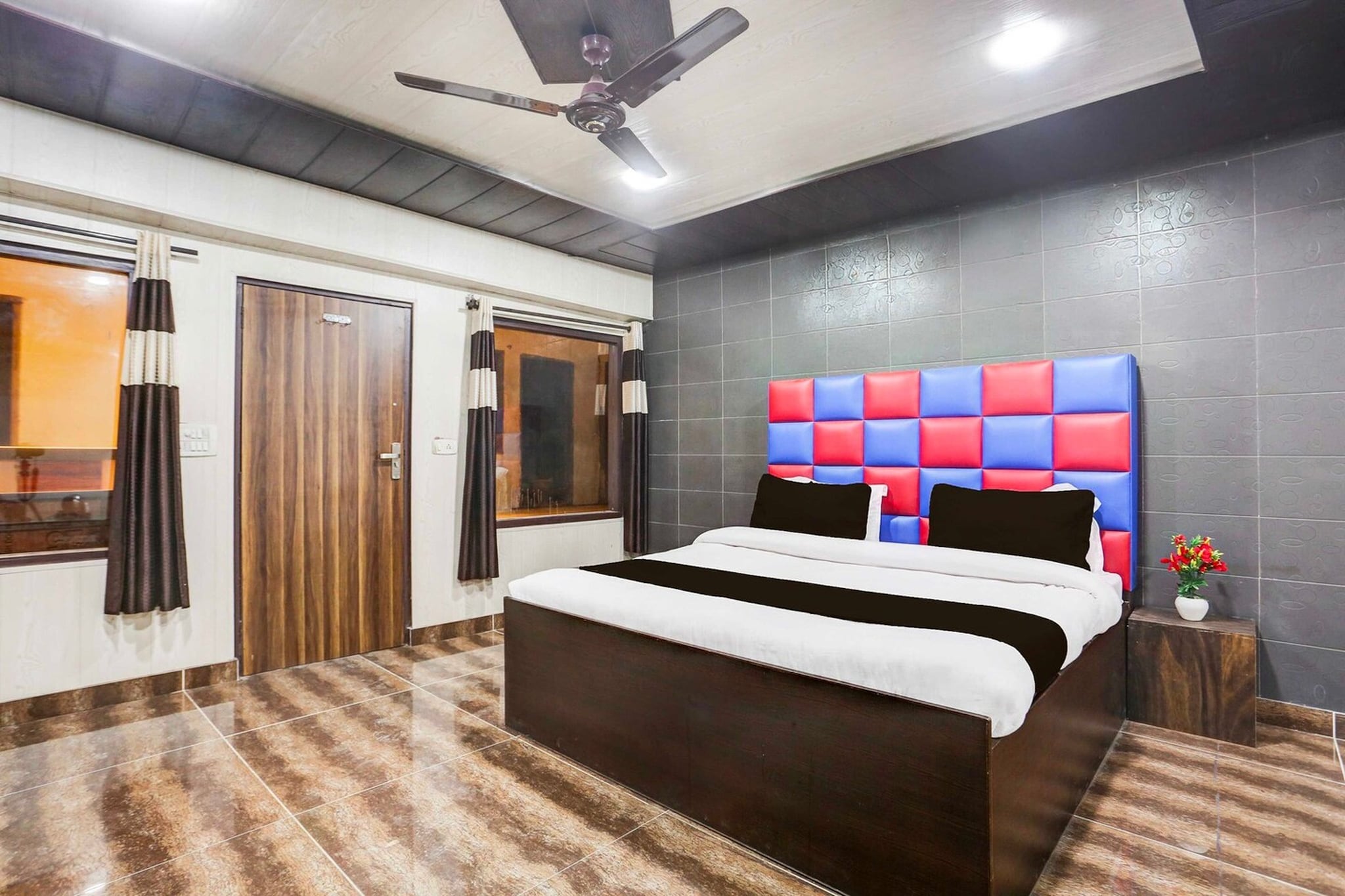 Situated in Ludhiana, Punjab region, Collection O Haibowal Chowk is located 4.2 km from Ludhiana Junction Railway Station. This 3-star hotel offers room service, a 24-hour front desk and free WiFi. The hotel has family rooms.
The rooms at the hotel are fitted with a seating area, a flat-screen TV with satellite channels and a private bathroom with free toiletries and a bath or shower. Guest rooms at Collection O Haibowal Chowk have air conditioning and a desk.
Ludhiana Airport is 15 km from the property.
Unmarried couples are warmly welcome at this property.
Guests with local ID proof are warmly welcome.
Apologies, but we are currently unable to host foreign nationals at this property.
Early Check-In Policy: A full day’s room rate will be charged for check-ins before 6:00 AM. Complimentary early check-in is available between 6:00 AM and 10:00 AM, subject to room availability.
Check-in is only available to guests aged 18 and above. Please provide a government-issued ID to confirm your age.