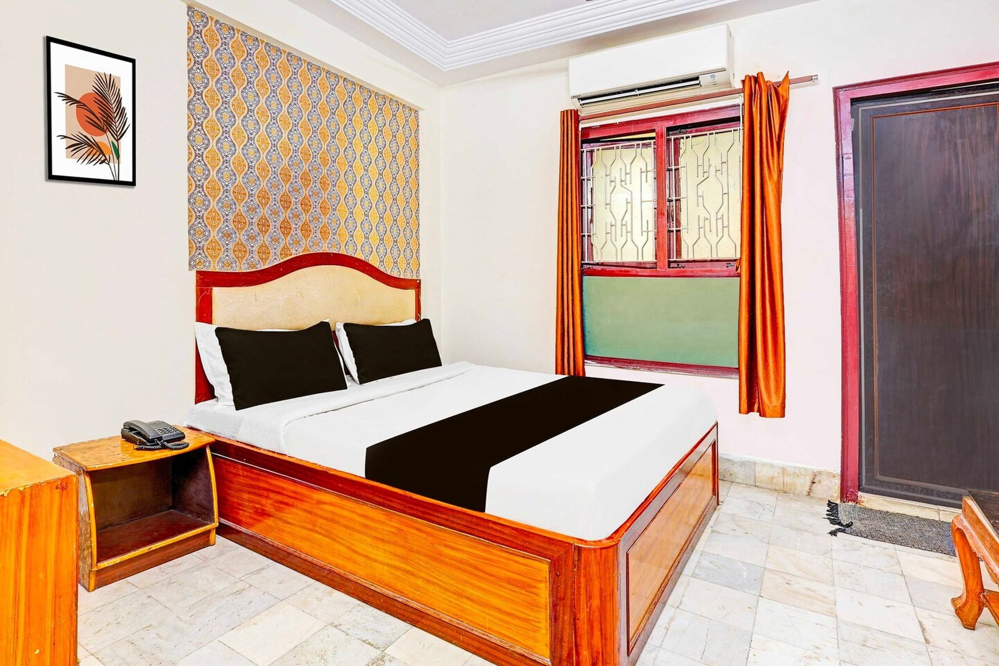 Situated within 1.9 km of Vijayawada Station and 3.6 km of Kanakadurga temple, Collection O Besant Road features rooms with air conditioning and a private bathroom in VijayawÄda. With free WiFi, this 3-star hotel offers room service and a 24-hour front desk. The hotel has family rooms.

All rooms at the hotel are fitted with a seating area, a flat-screen TV with satellite channels and a private bathroom with free toiletries and a bath or shower. All guest rooms have a desk.

Tenali Junction Railway Station is 34 km from Collection O Besant Road. Vijayawada Airport is 18 km from the property. 

Unmarried couples are warmly welcome at this property.
Guests with local ID proof are warmly welcome.
Apologies, but we are currently unable to host foreign nationals at this property.
Early Check-In Policy: A full dayâ€™s room rate will be charged for check-ins before 6:00 AM. Complimentary early check-in is available between 6:00 AM and 10:00 AM, subject to room availability.
Check-in is only available to guests aged 18 and above. Please provide a government-issued ID to confirmÂ yourÂ age.