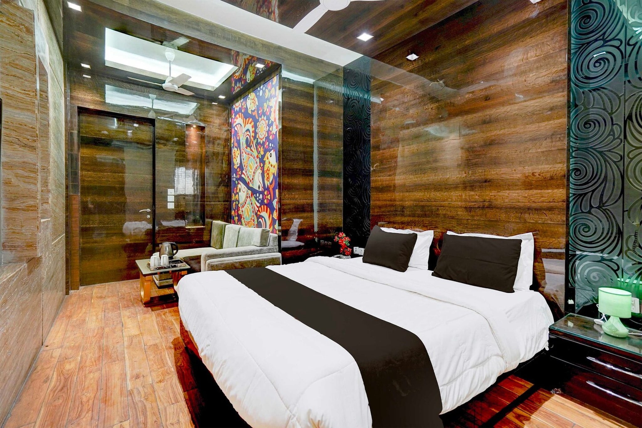 Located in KÄnpur, Uttar Pradesh region, Townhouse Oak Swaroop Nagar is set 6.3 km from KÄnpur Central Station. With free WiFi, this 4-star hotel offers room service and a 24-hour front desk. The hotel features family rooms.
All units at the hotel are equipped with a seating area, a flat-screen TV with satellite channels and a private bathroom with free toiletries and a bath or shower. All guest rooms at Townhouse Oak Swaroop Nagar include air conditioning and a desk.
Kanpur Airport is 8 km away.
Unmarried couples are warmly welcome at this property.
Guests with local ID proof are warmly welcome.
Apologies, but we are currently unable to host foreign nationals at this property.
Early Check-In Policy: A full day’s room rate will be charged for check-ins before 6:00 AM. Complimentary early check-in is available between 6:00 AM and 10:00 AM, subject to room availability.
Check-in is only available to guests aged 18 and above. Please provide a government-issued ID to confirm your age.