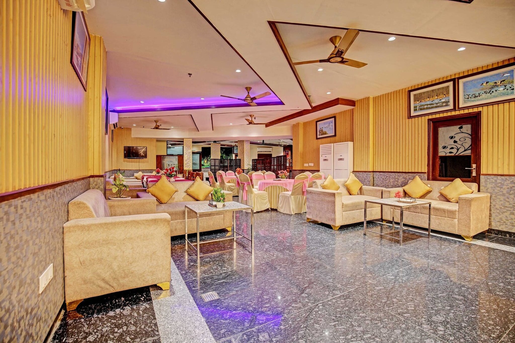 Townhouse Oak Eastern View Railway Junction