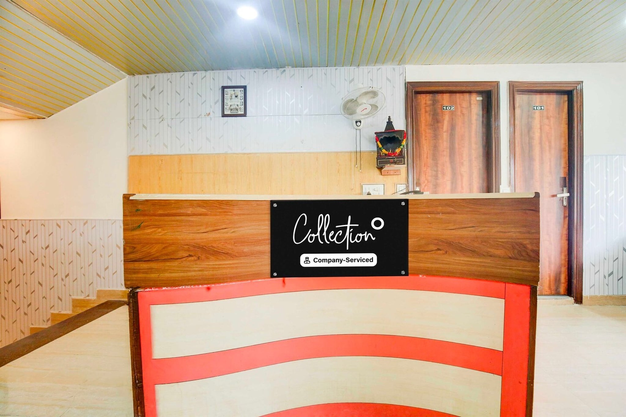 Ground floor: (bedroom(double bed, TV, seating area, air conditioning, telephone), bathroom(bathtub or shower, shower, washbasin, toilet, Towels incl., shampoo, body soap, hot water))