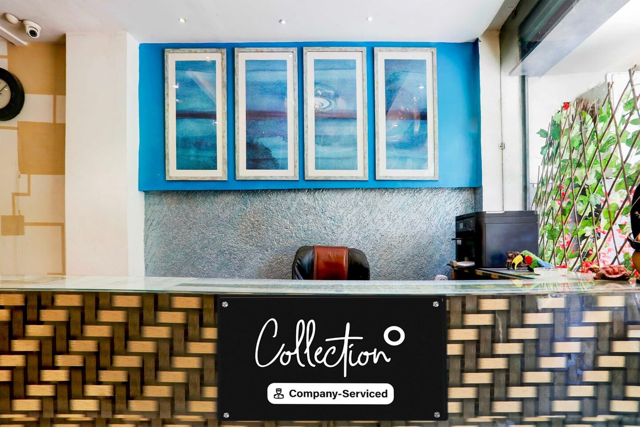 Ground floor: (bedroom(double bed, TV, seating area, air conditioning, telephone), bathroom(bathtub or shower, shower, washbasin, toilet, Towels incl., shampoo, body soap, hot water))