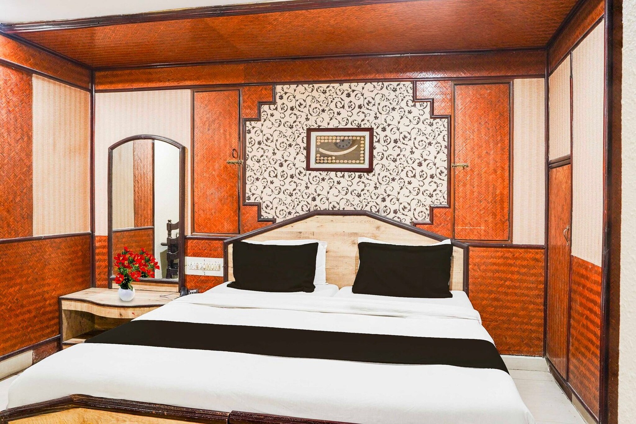 Situated in Jabalpur, Madhya Pradesh region, Townhouse Oak Napier Town is set 1.2 km from Jabalpur Junction Station. This 4-star hotel offers room service, a 24-hour front desk and free WiFi. The hotel has family rooms.
The rooms at the hotel are fitted with a seating area, a flat-screen TV with satellite channels and a private bathroom with free toiletries and a bath or shower. The units at Townhouse Oak Napier Town have air conditioning and a desk.
Jabalpur Airport is 15 km from the property.
Unmarried couples are warmly welcome at this property.
Guests with local ID proof are warmly welcome.
Apologies, but we are currently unable to host foreign nationals at this property.
Early Check-In Policy: A full day’s room rate will be charged for check-ins before 6:00 AM. Complimentary early check-in is available between 6:00 AM and 10:00 AM, subject to room availability.
Check-in is only available to guests aged 18 and above. Please provide a government-issued ID to confirm your age.