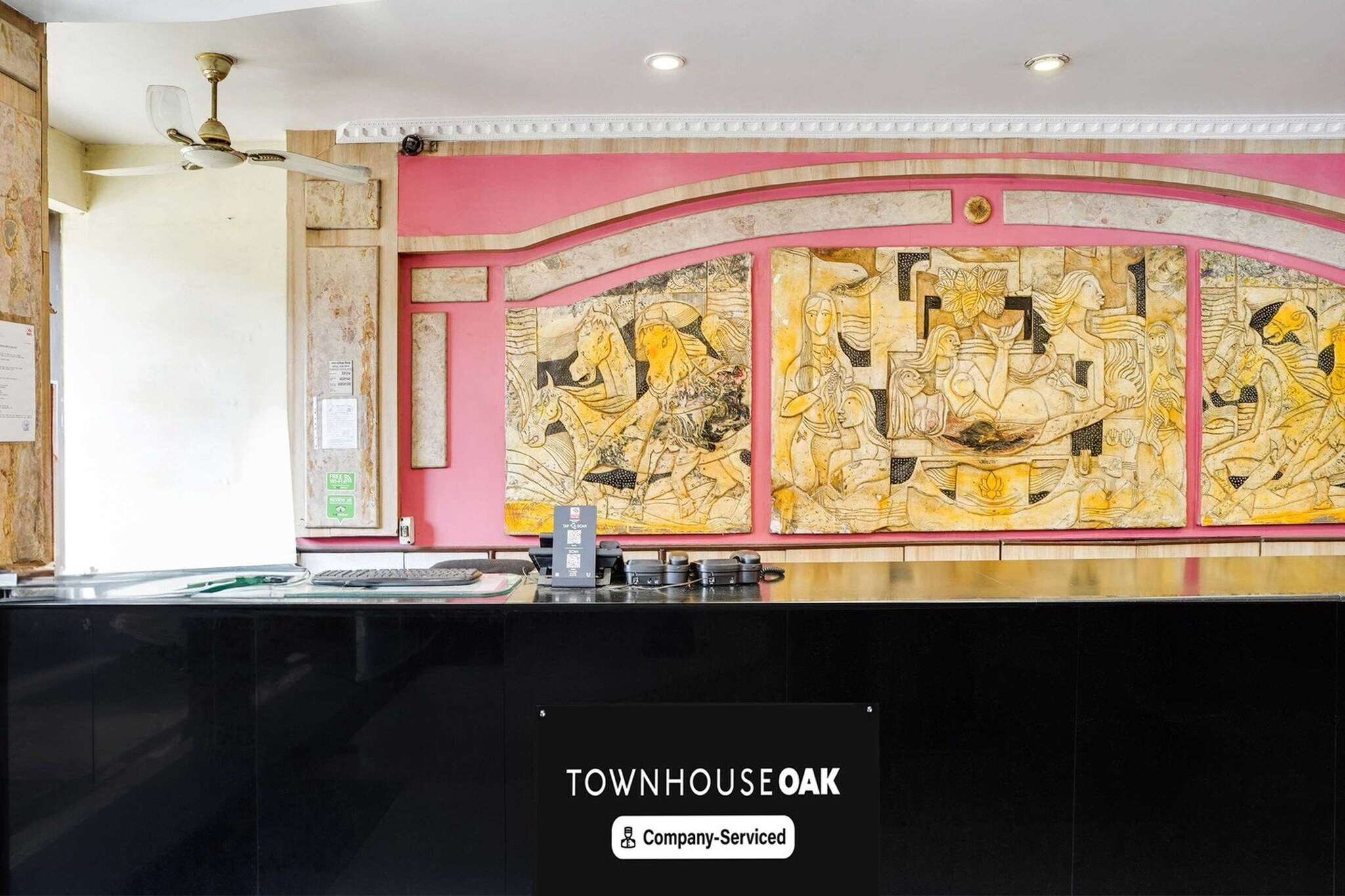 Ground floor: (bedroom(double bed, TV, seating area, air conditioning, telephone), bathroom(bathtub or shower, shower, washbasin, toilet, Towels incl., shampoo, body soap, hot water))