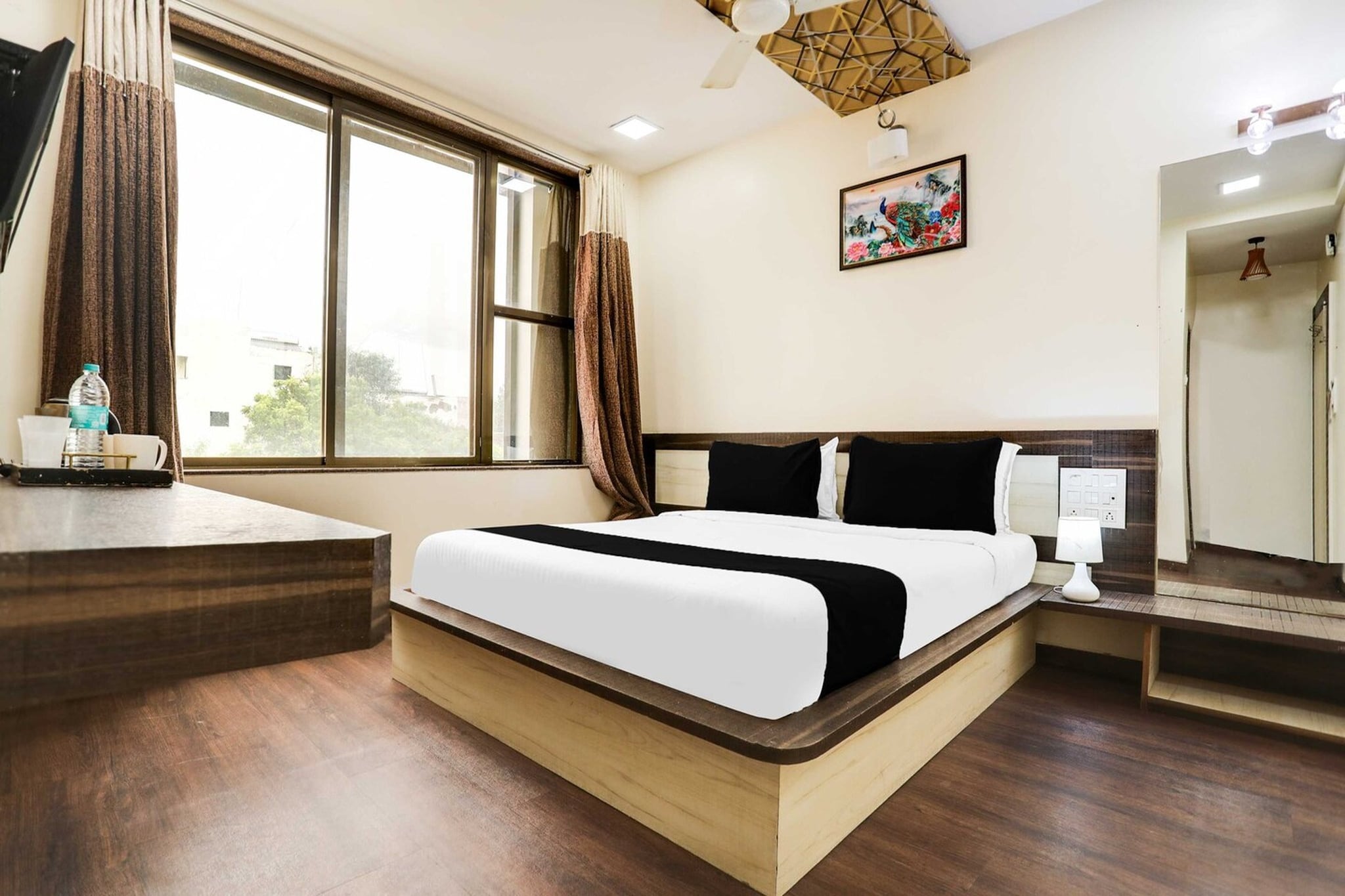 Collection O Palkhi Road