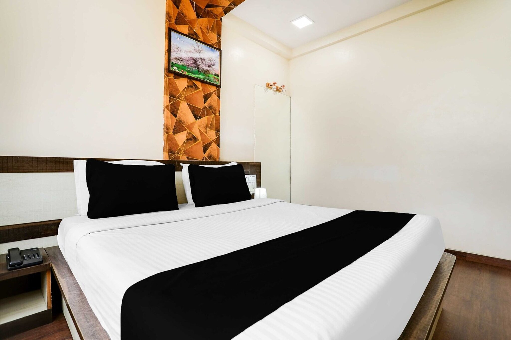 Situated within 400 metres of Saibaba Temple and 700 metres of Shri Adinath Shewtamber Jain Mandir, Collection O Palkhi Road Near Sai Baba Temple features rooms with air conditioning and a private bathroom in Shirdi. With free WiFi, this 3-star hotel offers room service and a 24-hour front desk. The hotel has family rooms.

All rooms at the hotel are fitted with a seating area, a flat-screen TV with satellite channels and a private bathroom with free toiletries and a bath or shower. The rooms have a desk.

Sai Teerth Spiritual Theme Park is 1.3 km from Collection O Palkhi Road Near Sai Baba Temple, while Wet N Joy Water Park is 1.4 km from the property. Shirdi Airport is 14 km away. 

Unmarried couples are warmly welcome at this property.
Guests with local ID proof are warmly welcome.
Apologies, but we are currently unable to host foreign nationals at this property.
Early Check-In Policy: A full dayâ€™s room rate will be charged for check-ins before 6:00 AM. Complimentary early check-in is available between 6:00 AM and 10:00 AM, subject to room availability.
Check-in is only available to guests aged 18 and above. Please provide a government-issued ID to confirmÂ yourÂ age.