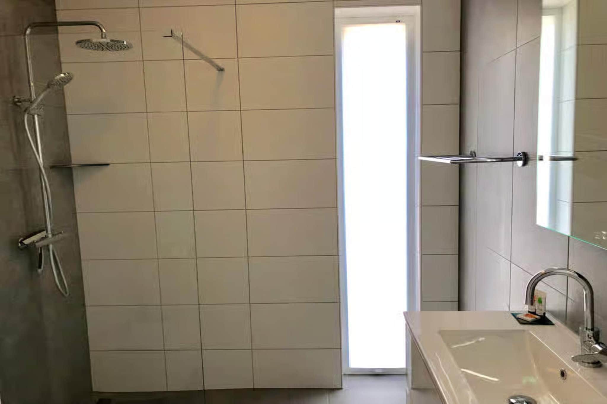 Plein 40 Lodge 6-Badkamer