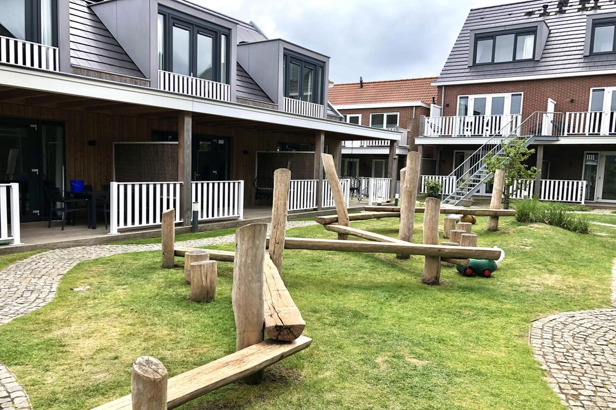 Plein 40 Lodge 10 - New - Garten Sommer