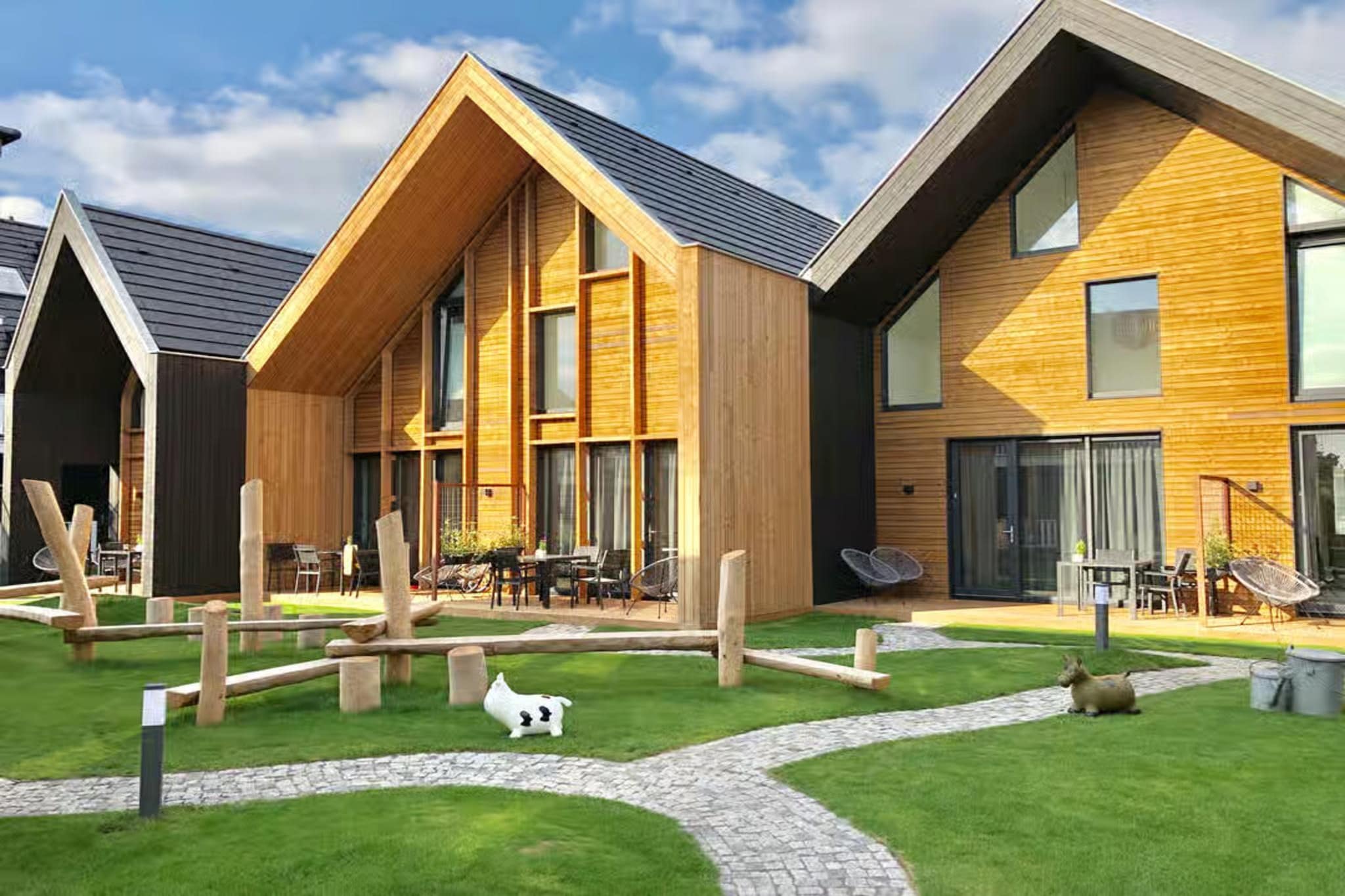 Plein 40 Lodge 21-Gardens in summer