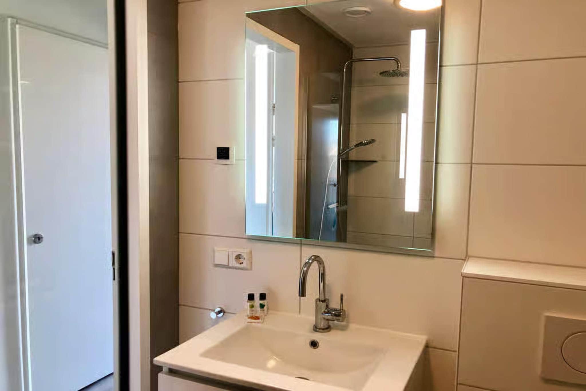 Plein 40 Lodge 21-Bathroom