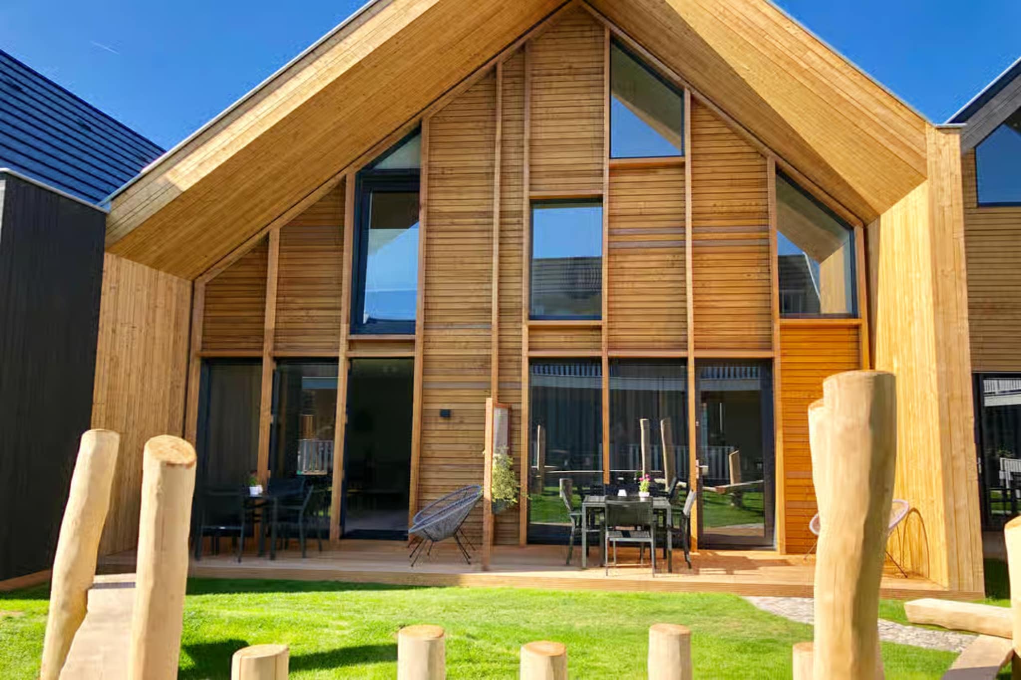 Plein 40 Lodge 22-Exterior in summer