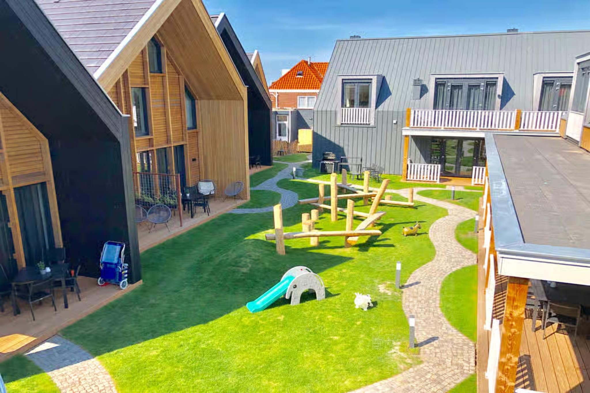 Plein 40 Lodge 25-Gardens in summer