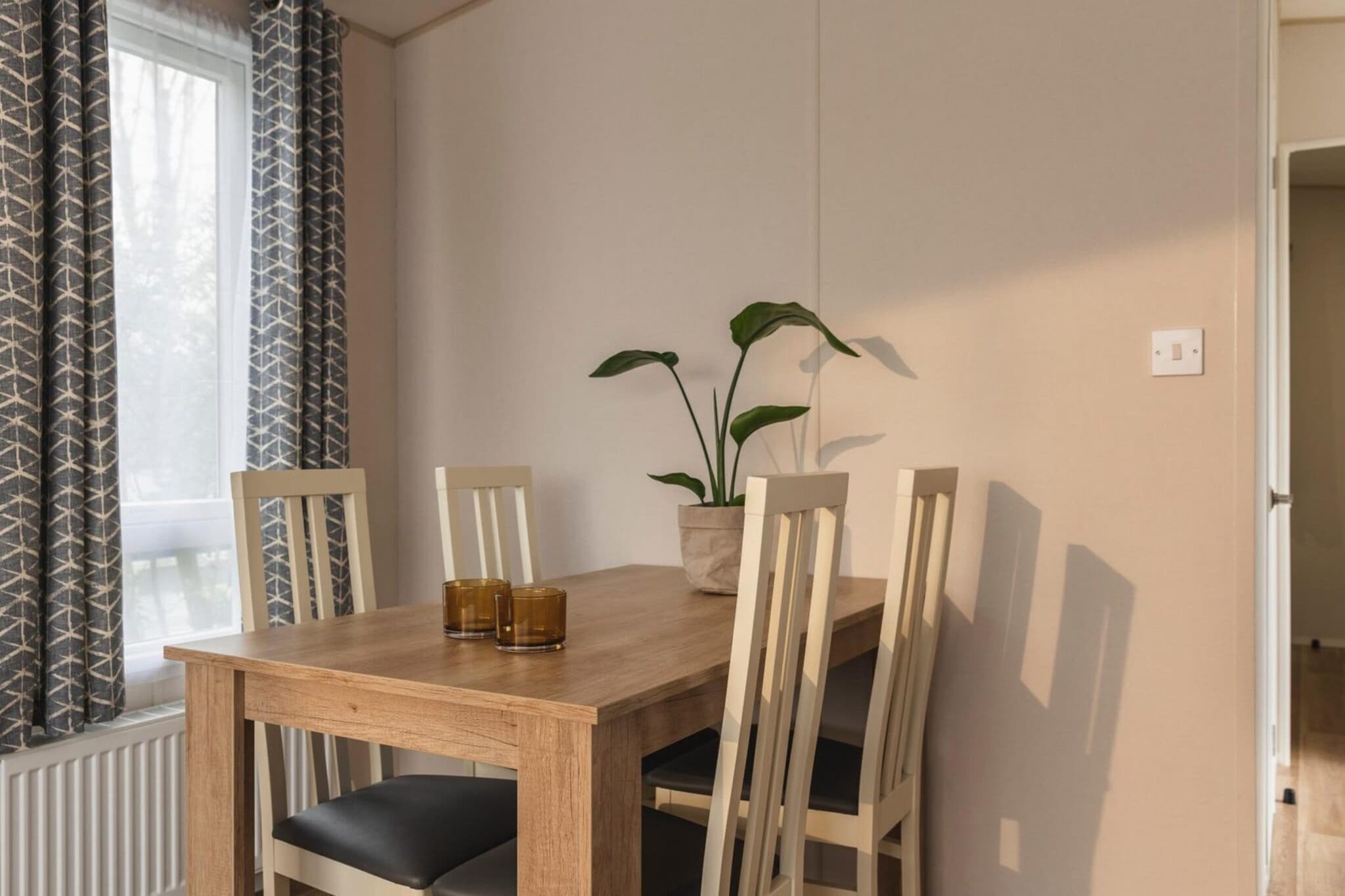 Simple home 6 persons I Private - Salle à manger