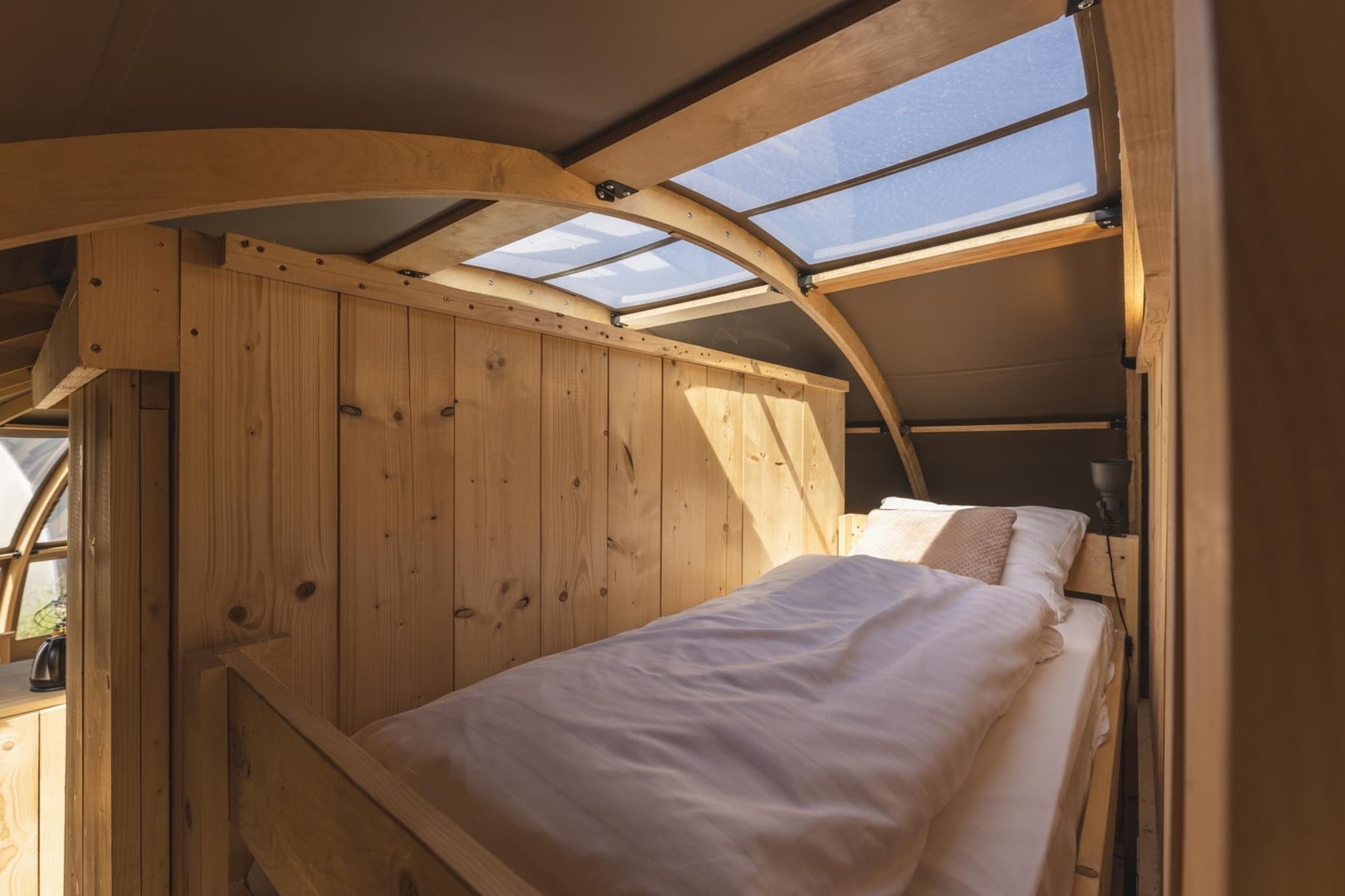 Riverdome with private bathroom and hot tub | 4 persons