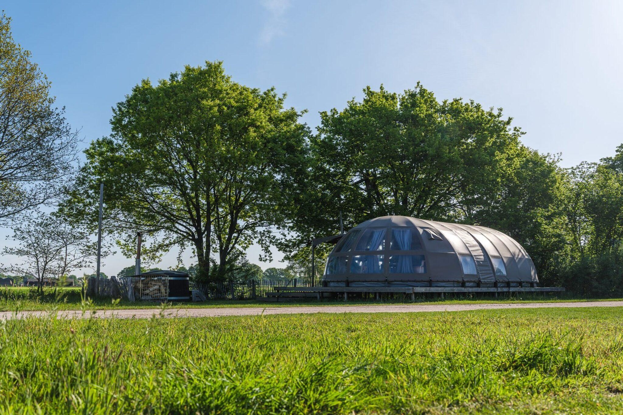 Riverdome with private bathroom and hot tub | 4 persons - Extérieur été