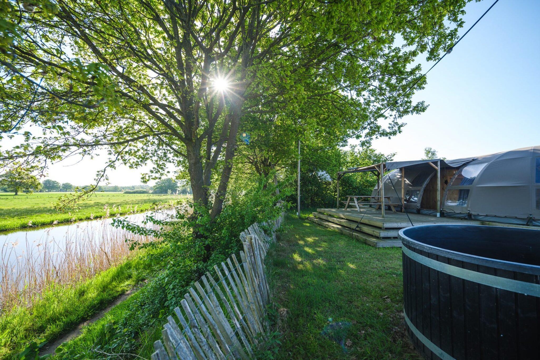Riverdome with private bathroom and hot tub | 4 persons - Zones été à 1 km