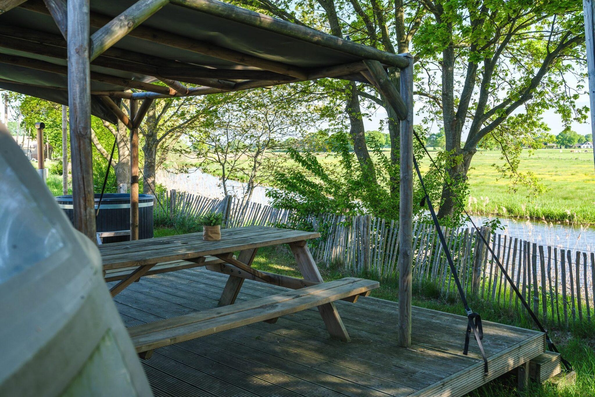 Riverdome with private bathroom and hot tub | 4 persons - Terrasse / balcon
