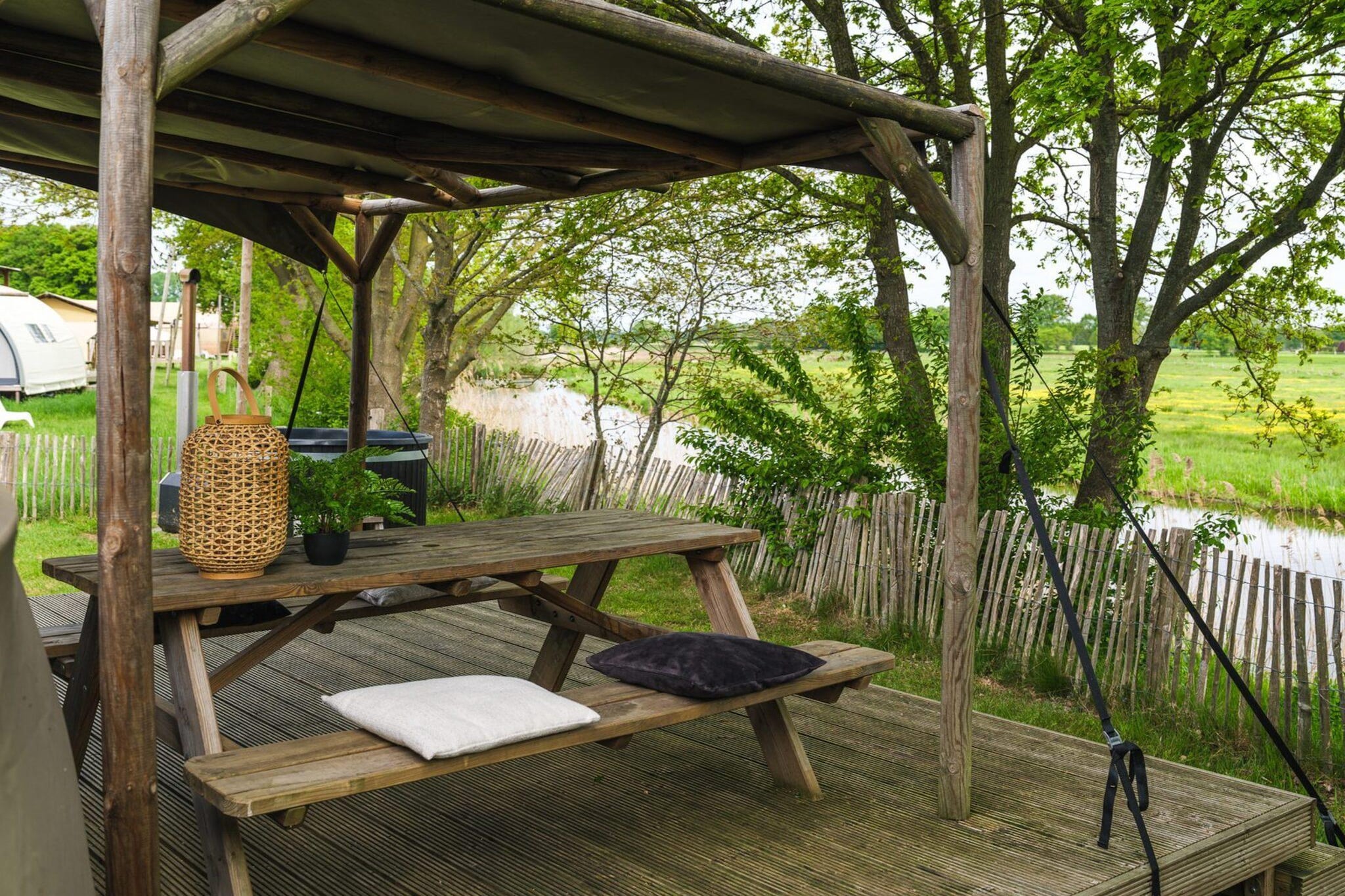 Riverdome with private bathroom and hot tub | 4 persons - Terrasse / balcon