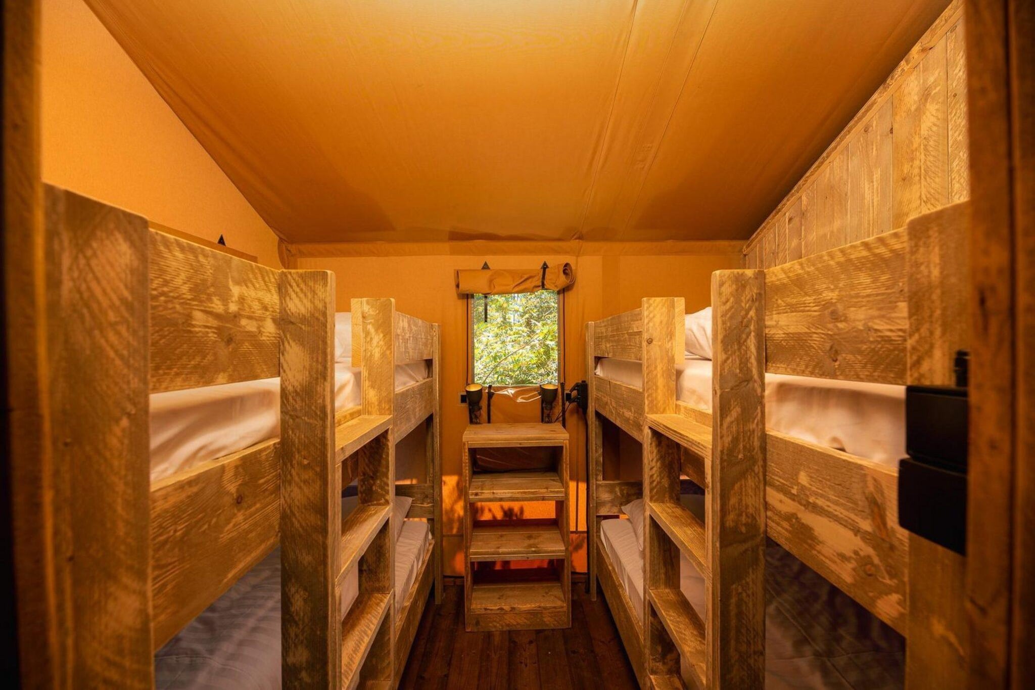 Safari tent with private bathroom | 8 people - Chambre
