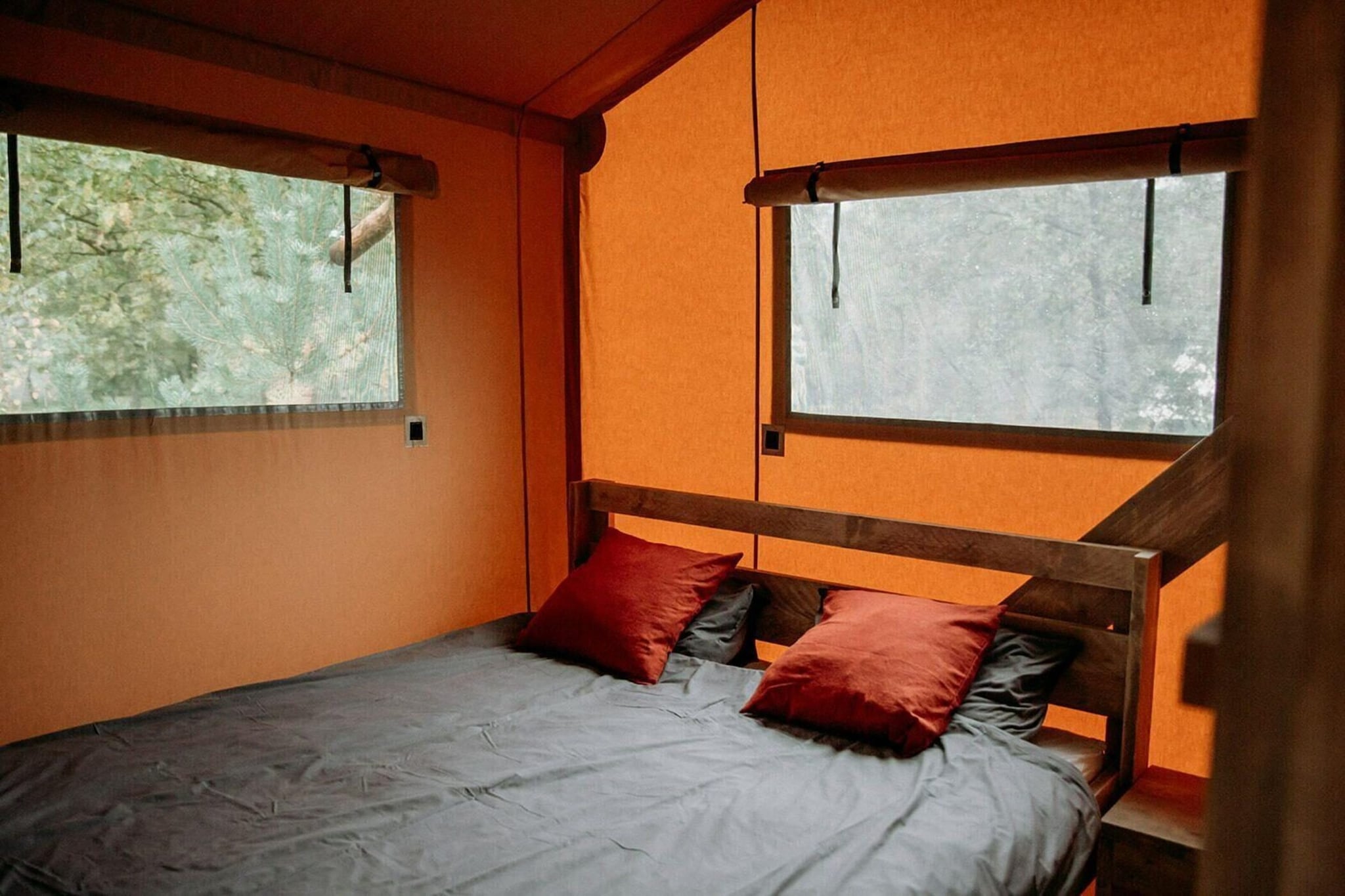 Group accommodation (6x luxury glamping tent) I 32 people