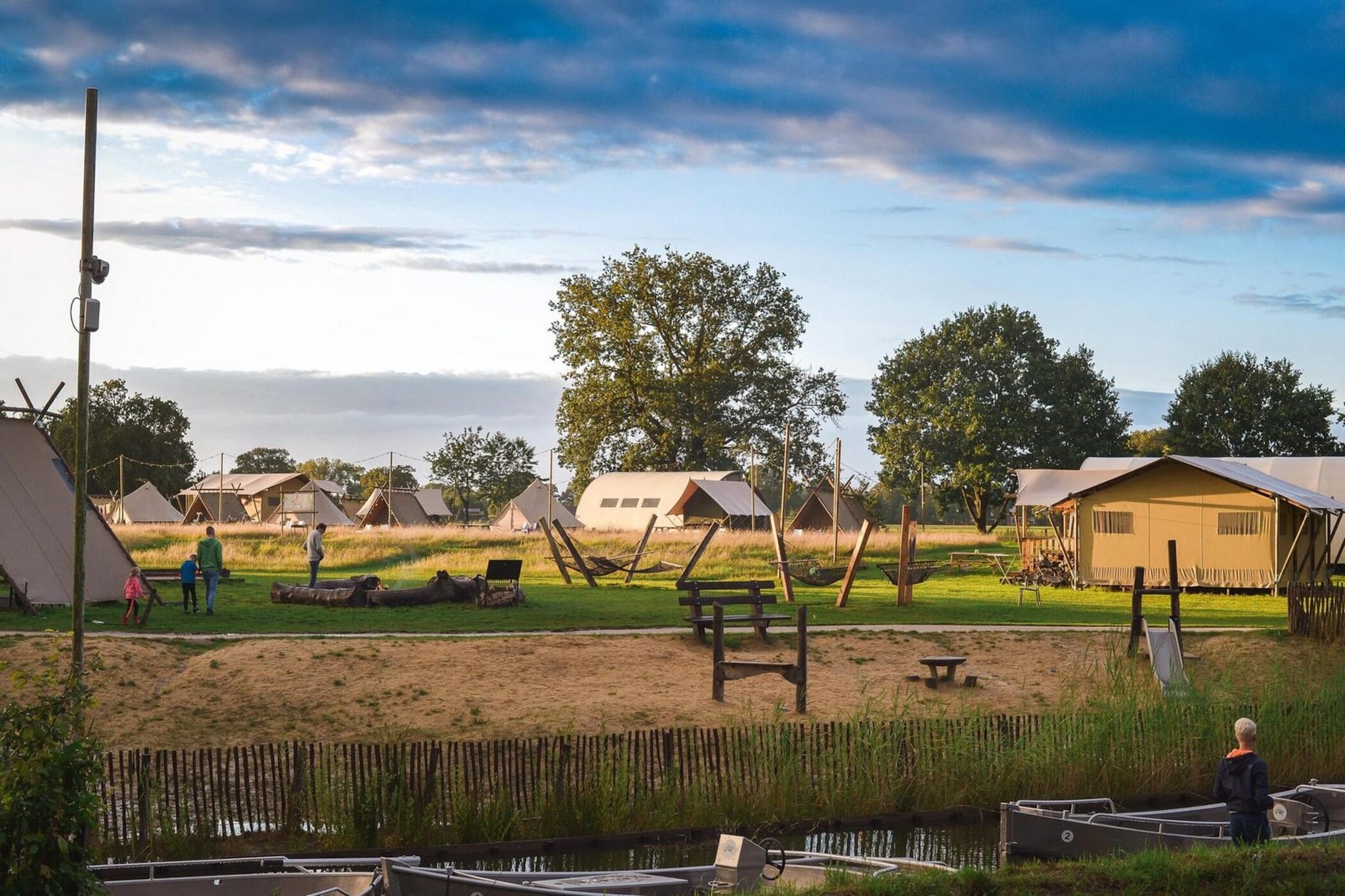 Group accommodation (6x luxury glamping tent) I 32 people - Zones été à 1 km