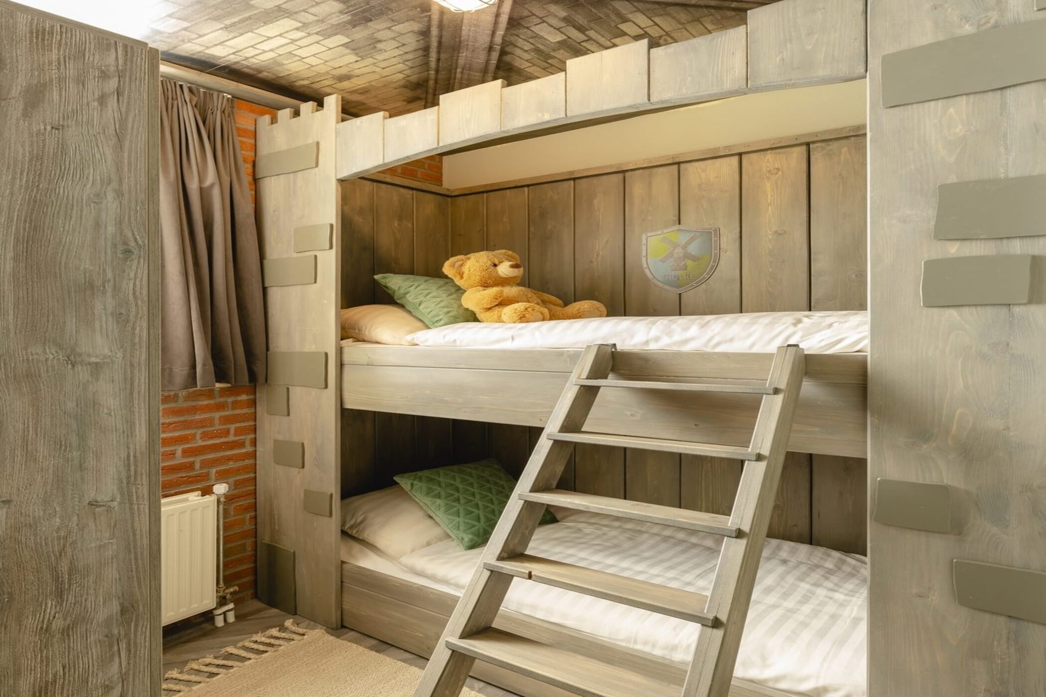 Baby & children's bungalow 'Knights & Princesses' with sauna & bubble bath I sleep 5 - Slaapkamer