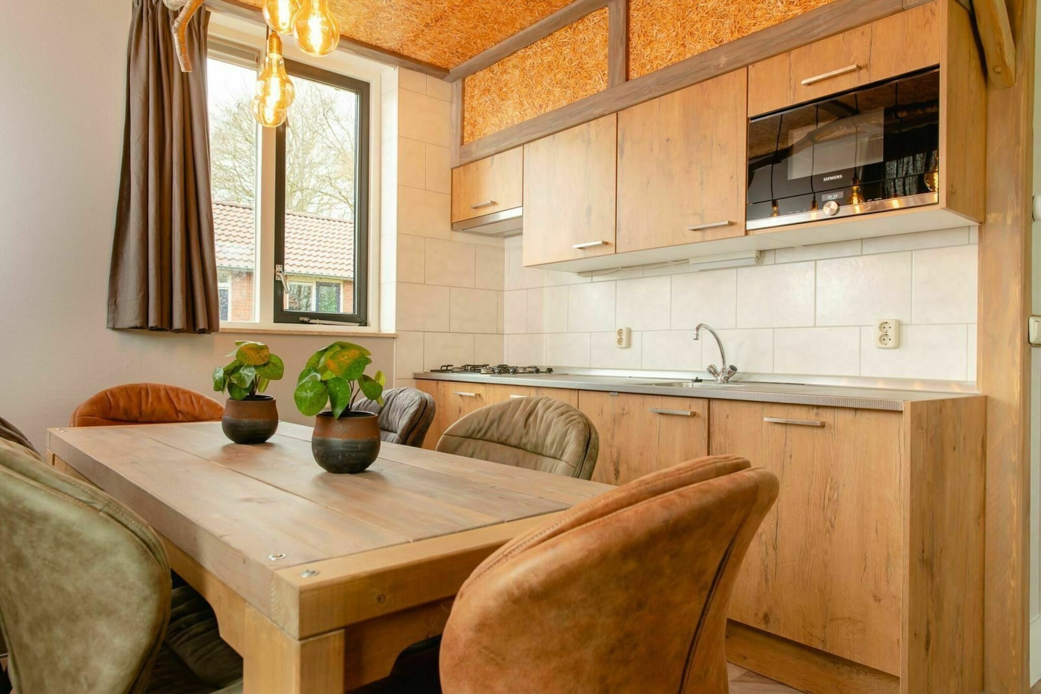 Children's bungalow farmhouse with sauna & bubble tub I sleeps 6