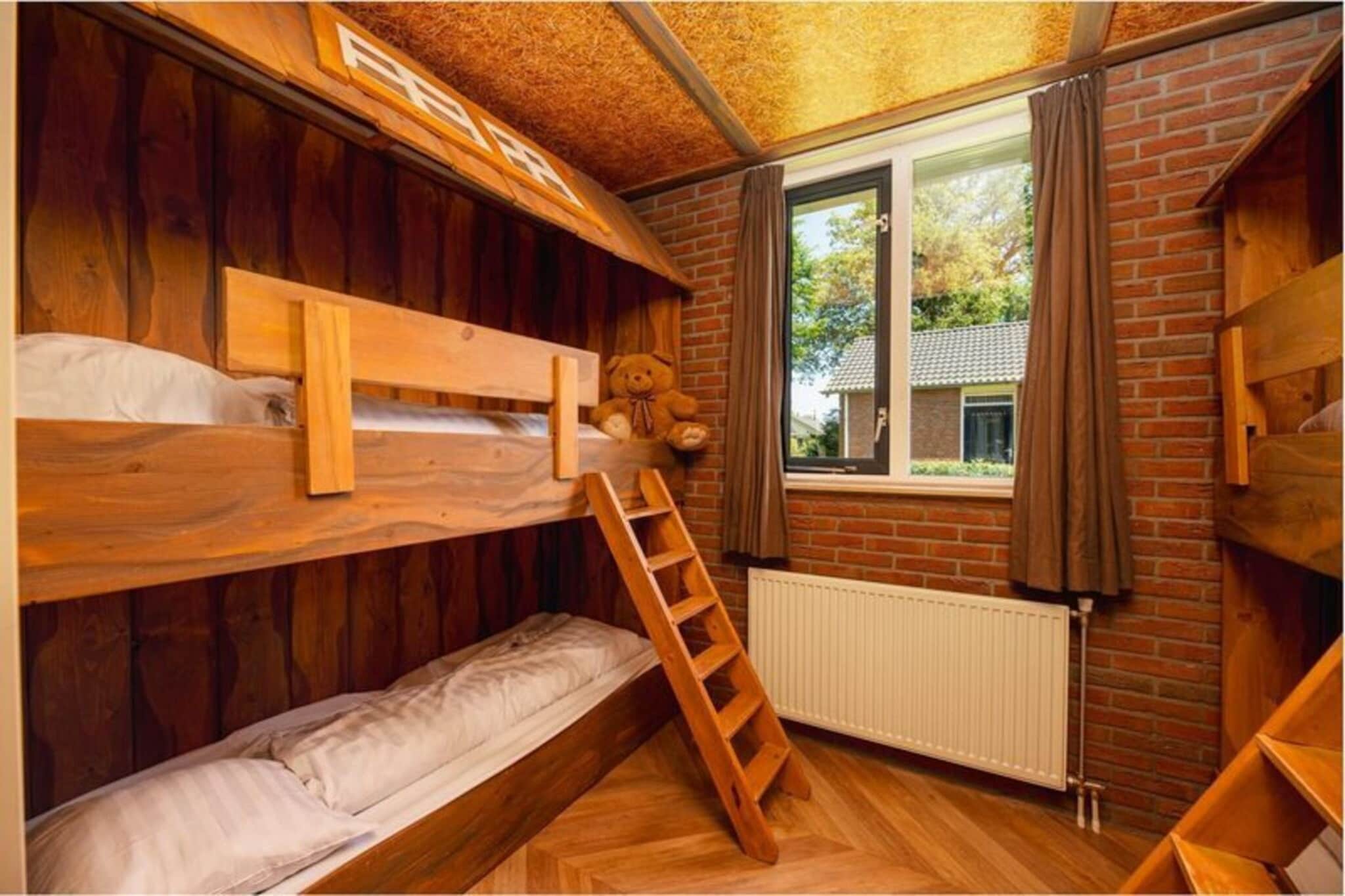 Custom children's bungalow 'Farm' with hot bubble tub | 8 people - Slaapkamer