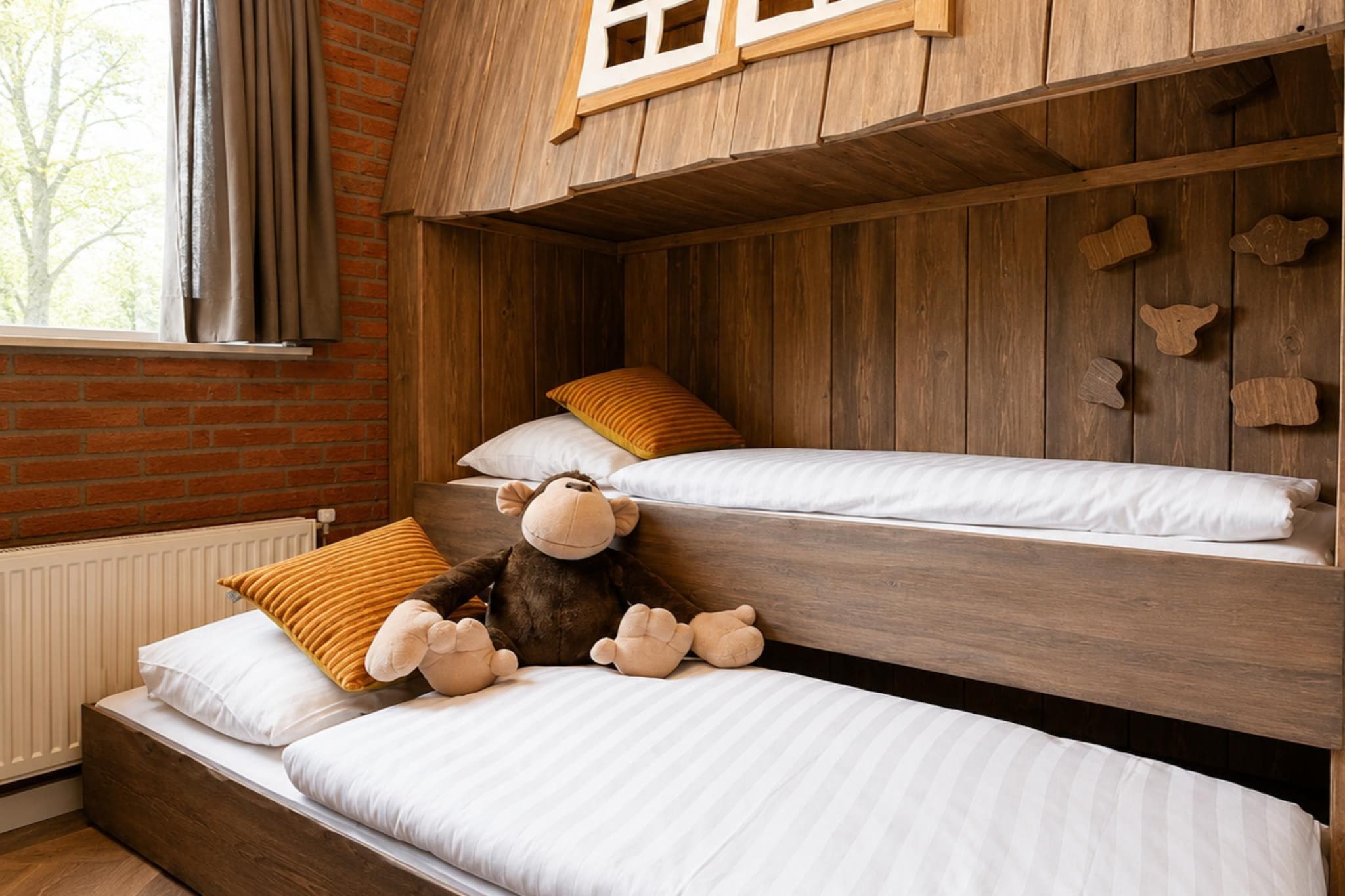 Custom children's bungalow 'Farm' with hot bubble tub | 8 people - Slaapkamer