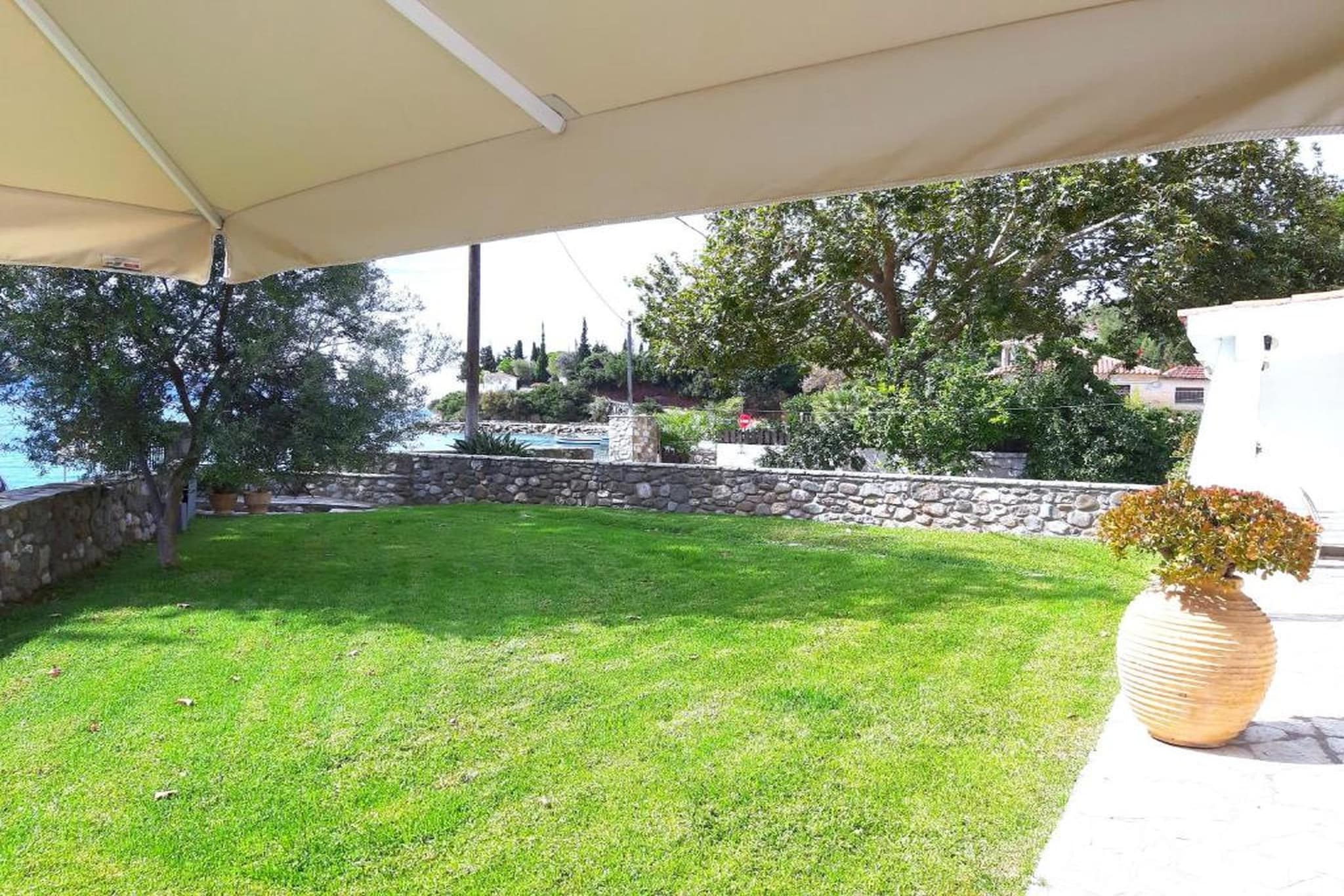 Beachfront Skaloma Villa