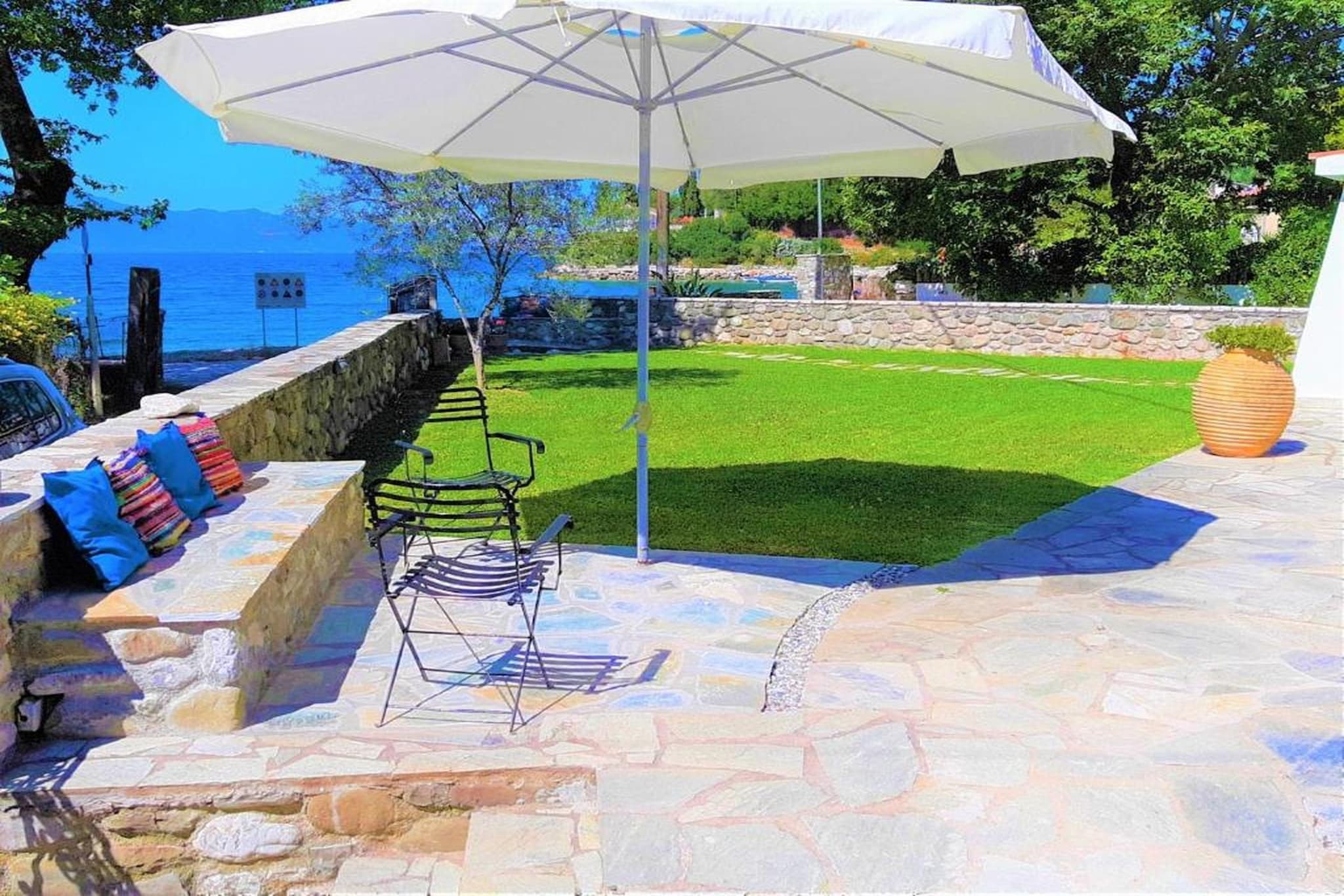 Beachfront Skaloma Villa-Terrasbalkon