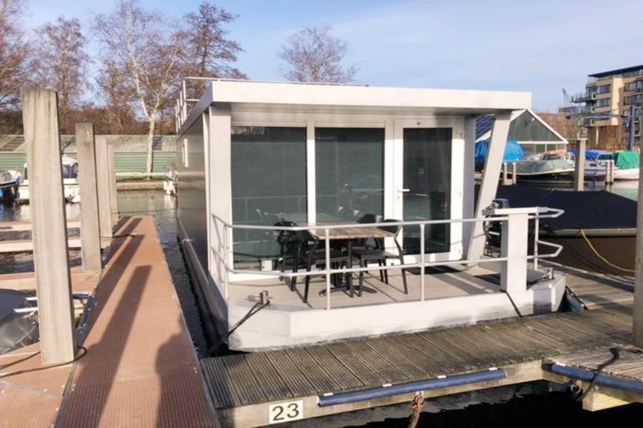 Houseboat with roof terrace and balcony (4 pers) "De Hoop" - Außenbereich Sommer