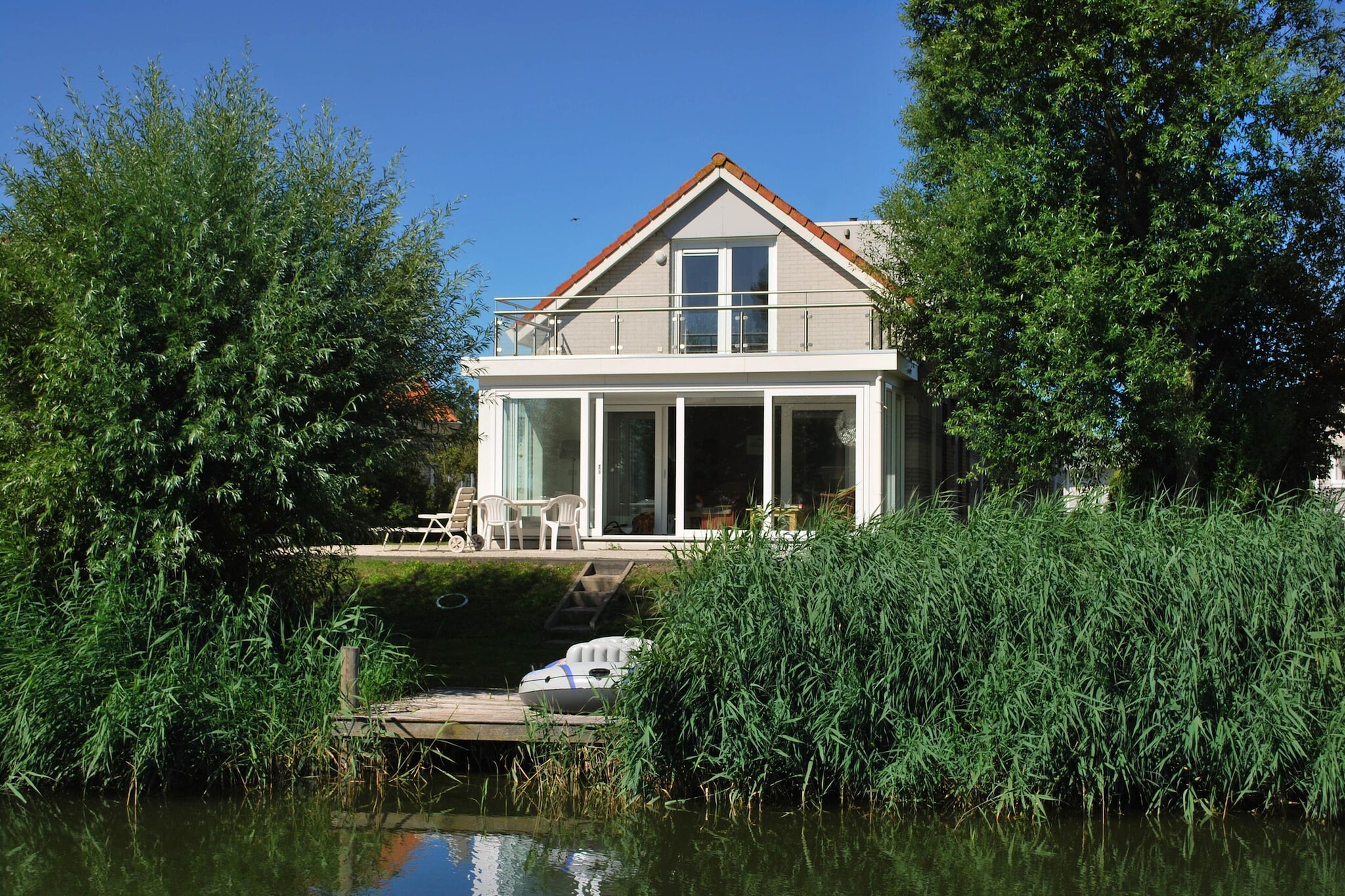 Solo - 4 persons - Exterior in summer
