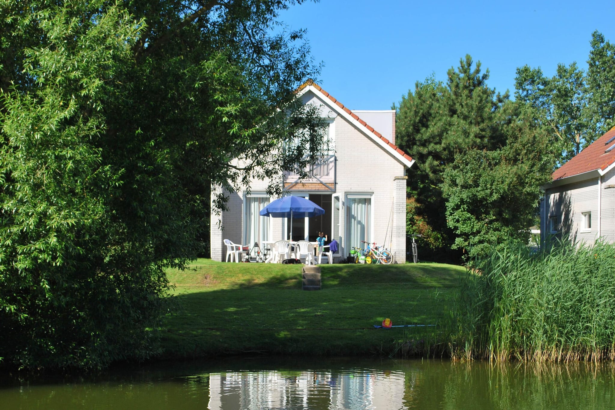 Solo - 6 persons - Exterior in summer