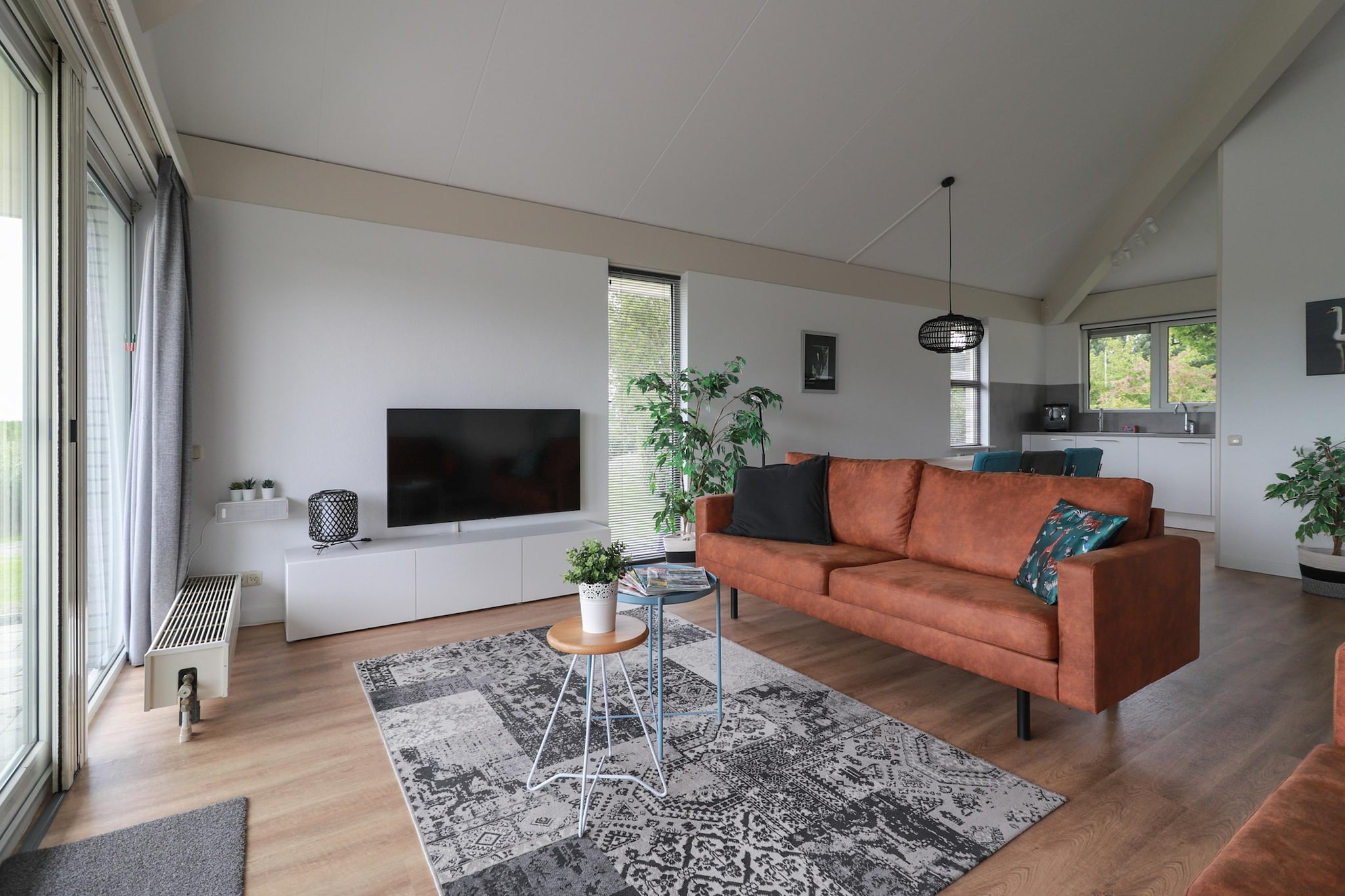 Star+ - 6 persons - Living room