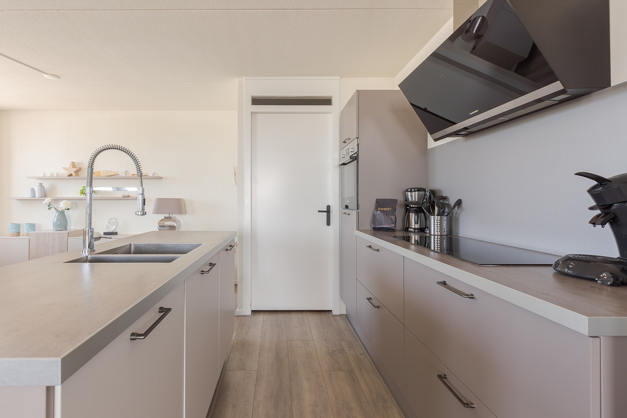 Corner Apartment on the Beach with IJsselmeer View - Zuiderzee State+ XL 1 - Kitchen