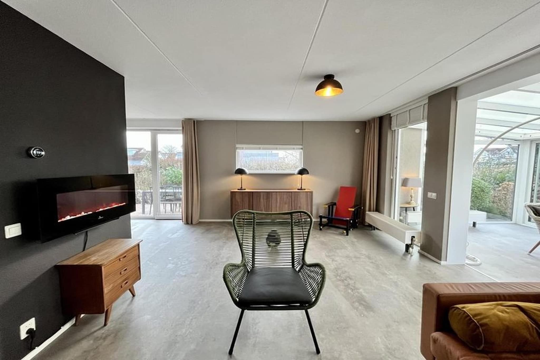 Solo+ by the water - 6 people - Living room