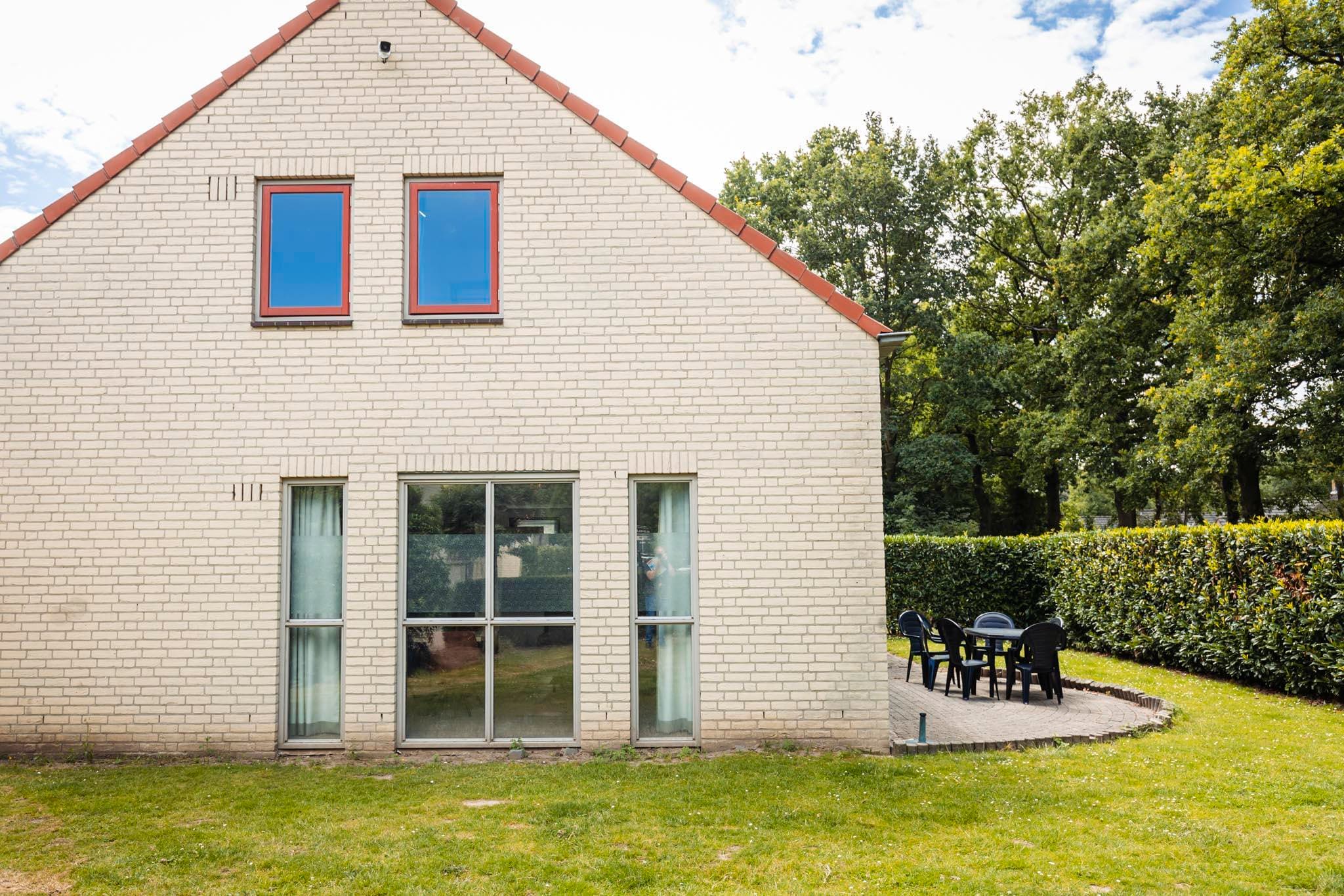 8 - Persons Family bungalow-Terrasbalkon