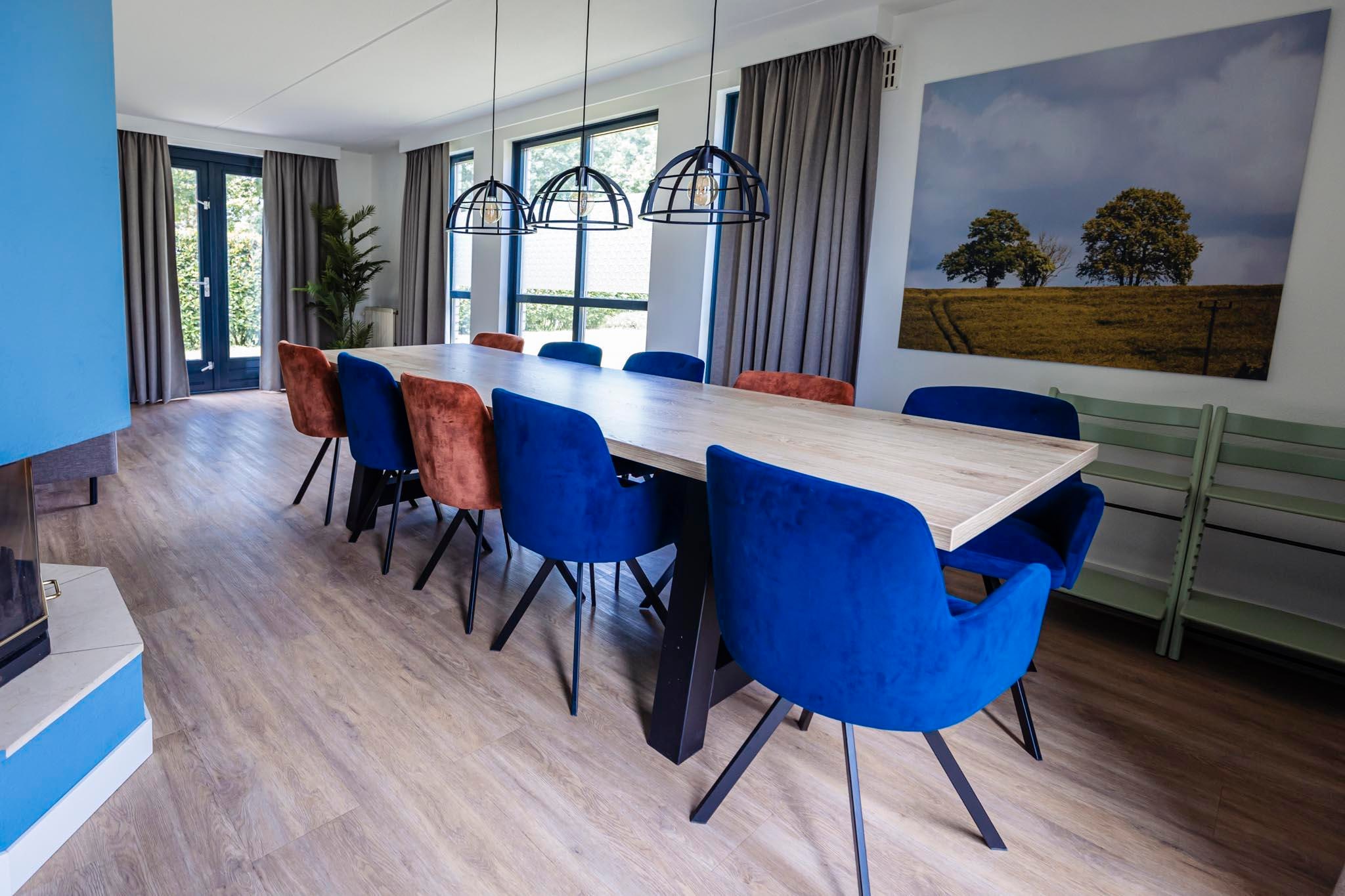 8 - Persons Family bungalow-Eetkamer