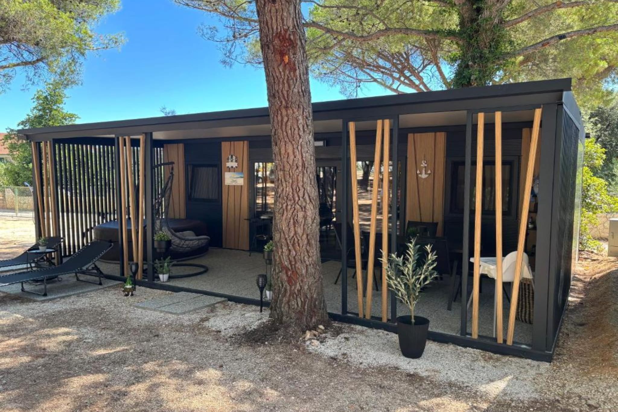 TJ Escape - Mobile Home - Mobile Home With Hot Tub And Terrace-Outdoor