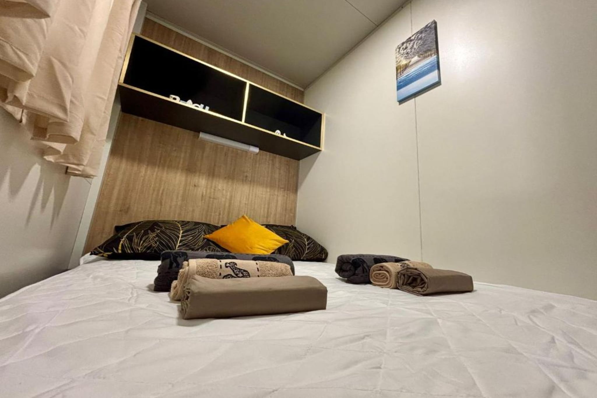 TJ Escape - Mobile Home - Mobile Home With Hot Tub And Terrace-Bedroom