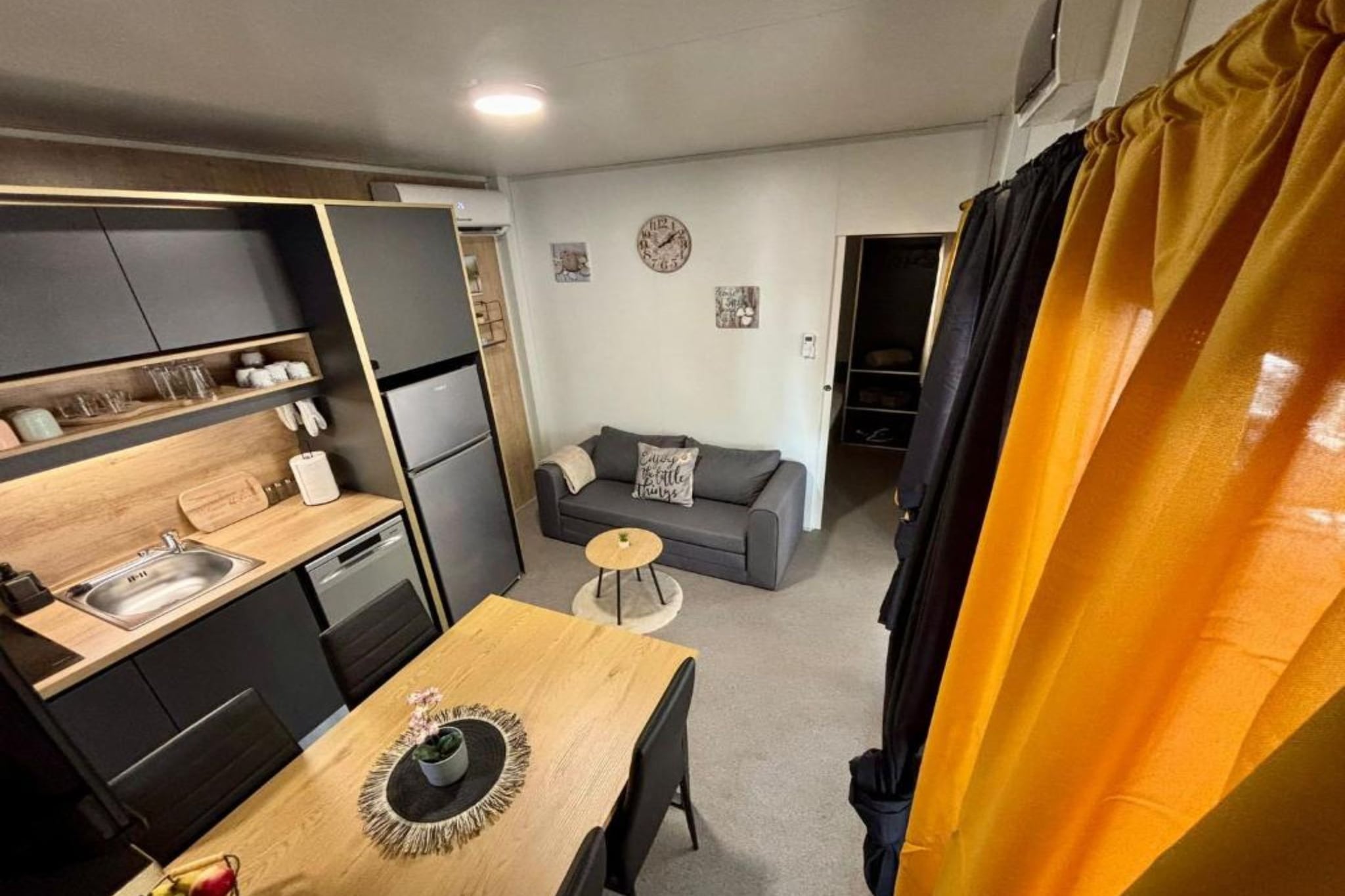 TJ Escape - Mobile Home - Mobile Home With Hot Tub And Terrace