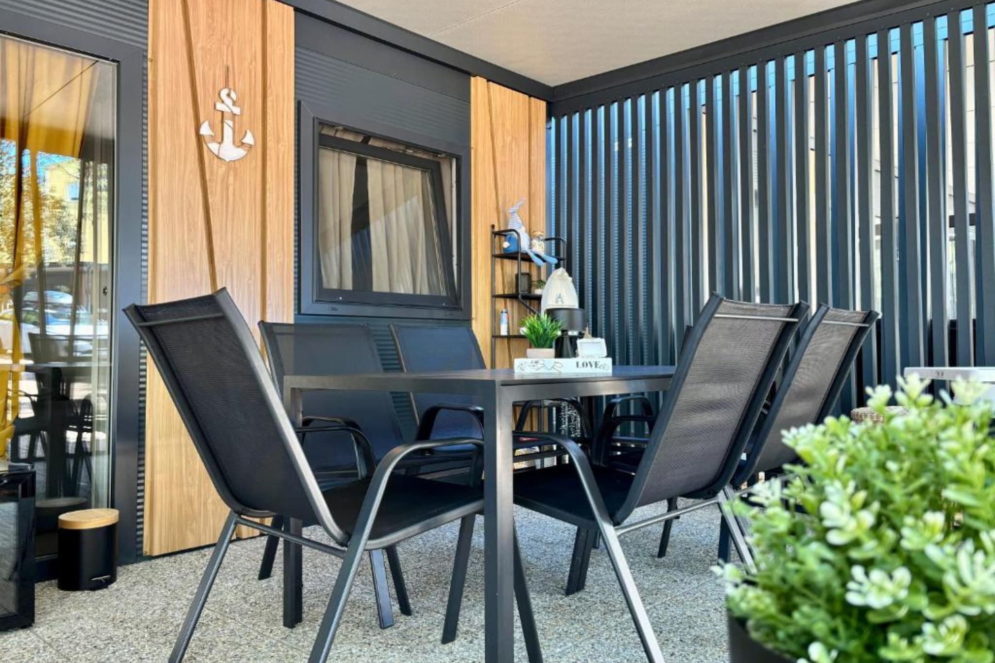 TJ Escape - Mobile Home - Mobile Home With Hot Tub And Terrace-Indoor