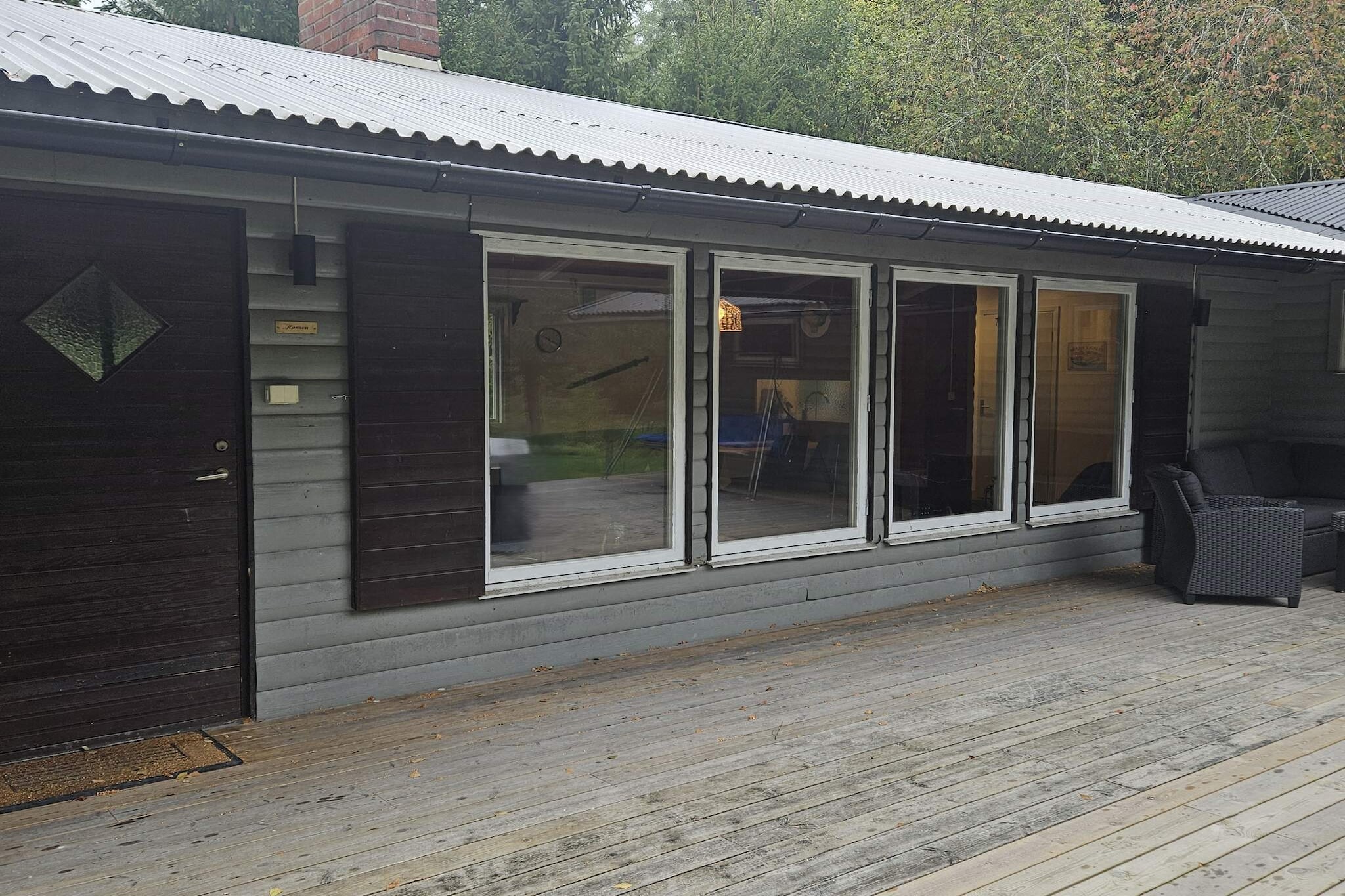 In southern Dalarna, just 200 meters from the DalÃ¤lven River, youâ€™ll find this comfortable cottage. Discover Dalarna with everything from scenic hiking trails to fishing in lakes and rivers. The cottage sits on a large plot of land. While there are neighbors nearby, the setting is peaceful and undisturbed. DalÃ¤lven is about 200 meters away, and you can walk down to the river via a forest path. Swimming is possible, but it's a natural spotâ€”so bring water shoes. About 2,500 meters from the cottage, there is a nice sandy beach that also has a small summer kiosk. The cottage has been rebuilt and extended in recent years and now features an open-plan layout. The kitchen corner is equipped for cooking, and a fridge with freezer is placed in the main room. The large living room includes a dining area with an open fireplace, and a cozy sitting area with a cast iron wood-burning stove for chilly evenings. There are four bedrooms in the house. One has a standard double bed (160 cm), two rooms have pull-out beds that expand to 160 cm wide, and the fourth room has a standard single bed. The bathroom is fresh and newly renovated, with a shower and toilet. This is also where you'll find the cottageâ€™s private sauna. Outdoors, there are large grassy areas and two separate terraces to choose fromâ€”perfect for finding sun or shelter depending on the weather. If you're arriving with an electric car, there's a charging option in the carport at the entrance to the property. The cottage shares a community well, and the water is rich in iron, which may give it a slight smell. However, it has been tested and is completely safe to drink. The countryside in southern Dalarna is rich in living culture, with heritage museums, flea markets, craft shops, summer cafÃ©s focusing on local produce. In villages like By Kyrkby, youâ€™ll often find theater performances, markets, and farm-based activities that attract both locals and visitors. For those interested in history, there are traces of old industrial communities, blast furnace ruins, and historical power plantsâ€”remnants of a time when iron and forestry dominated the local economy. Guests are responsible for cleaning the cottage themselves and must bring their own bed linens and towels. A warm welcome!