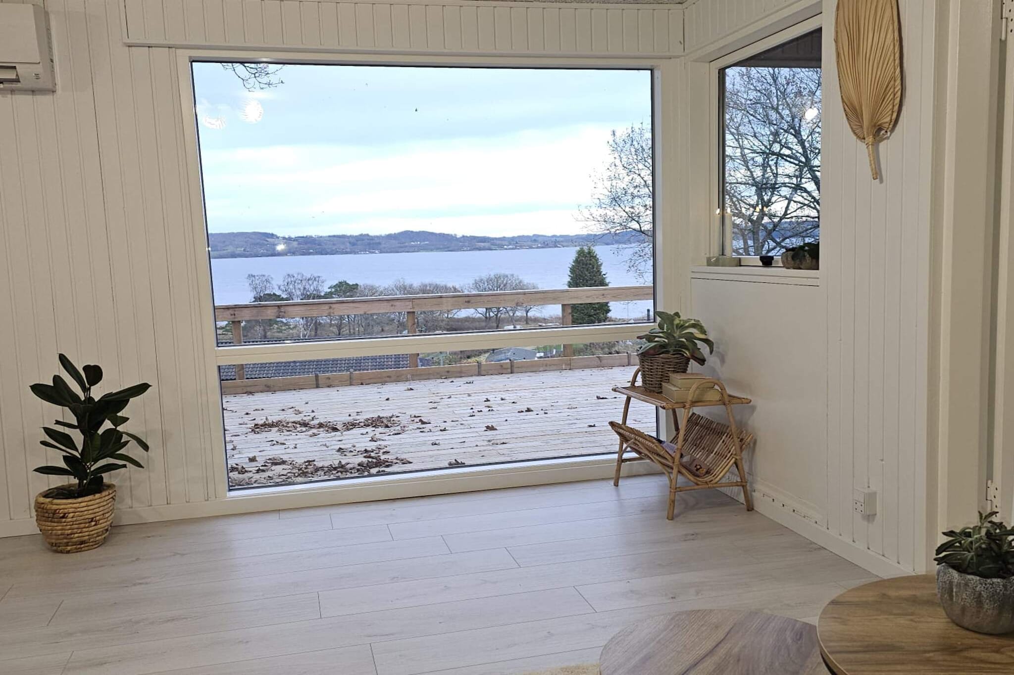 Annex: (double bed)\n\nInternet Access DSL, Living room(double bed, TV(german television channels, danish TV channels (DR1 and TV2), norvegian TV channels , swedish TV channels), high chair), Kitchen(cooker(electric), coffee machine, dishwasher, fridge(+ freezer)), bedroom(double bed, cot), bathroom(tumble dryer, washbasin, shower, toilet, washing machine), outdoor shower(outside), sauna(outside, 6 persons), heating(electric), terrace, garden furniture, play equipment, air to air heatpump